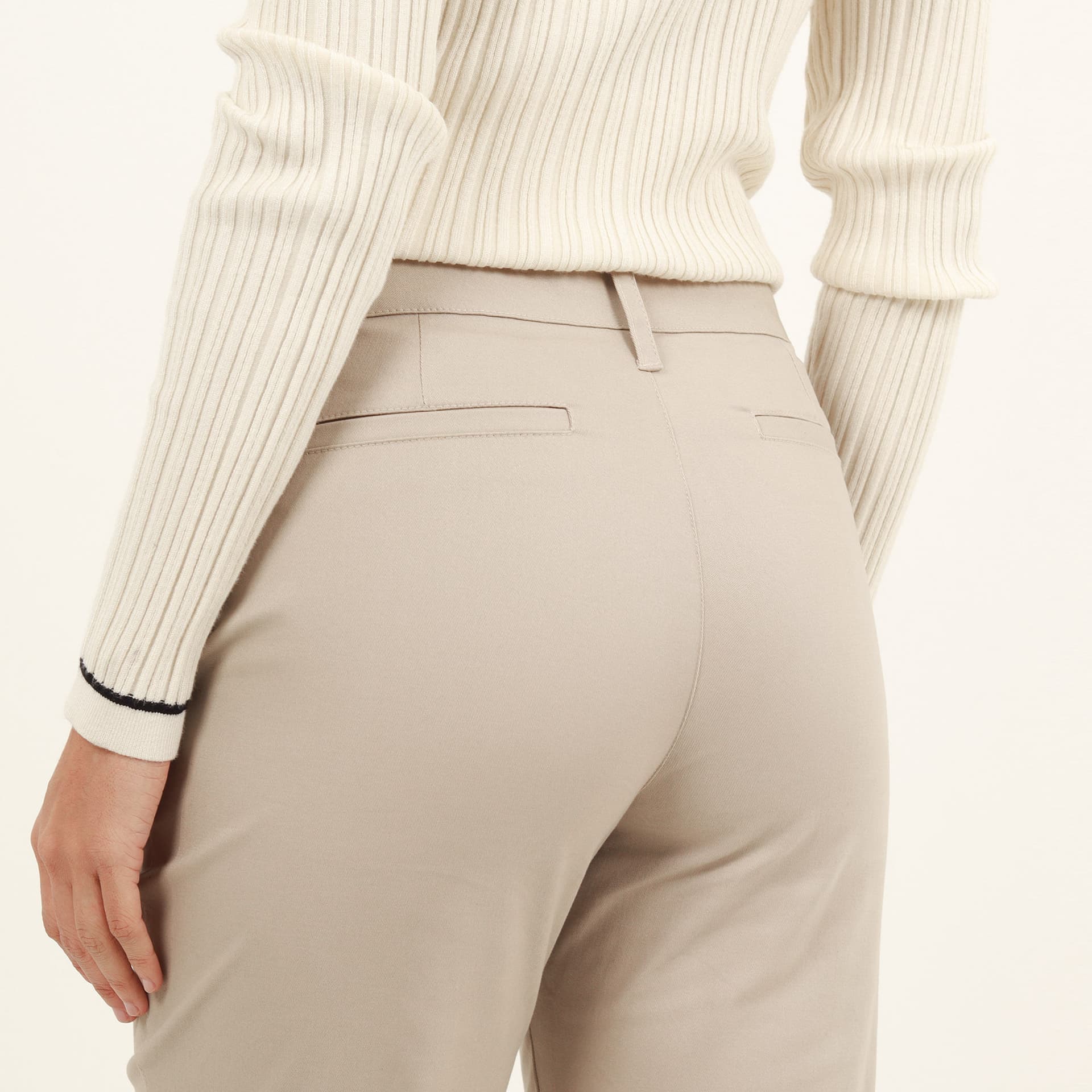 Pantalón básico bota recta - imagen 4