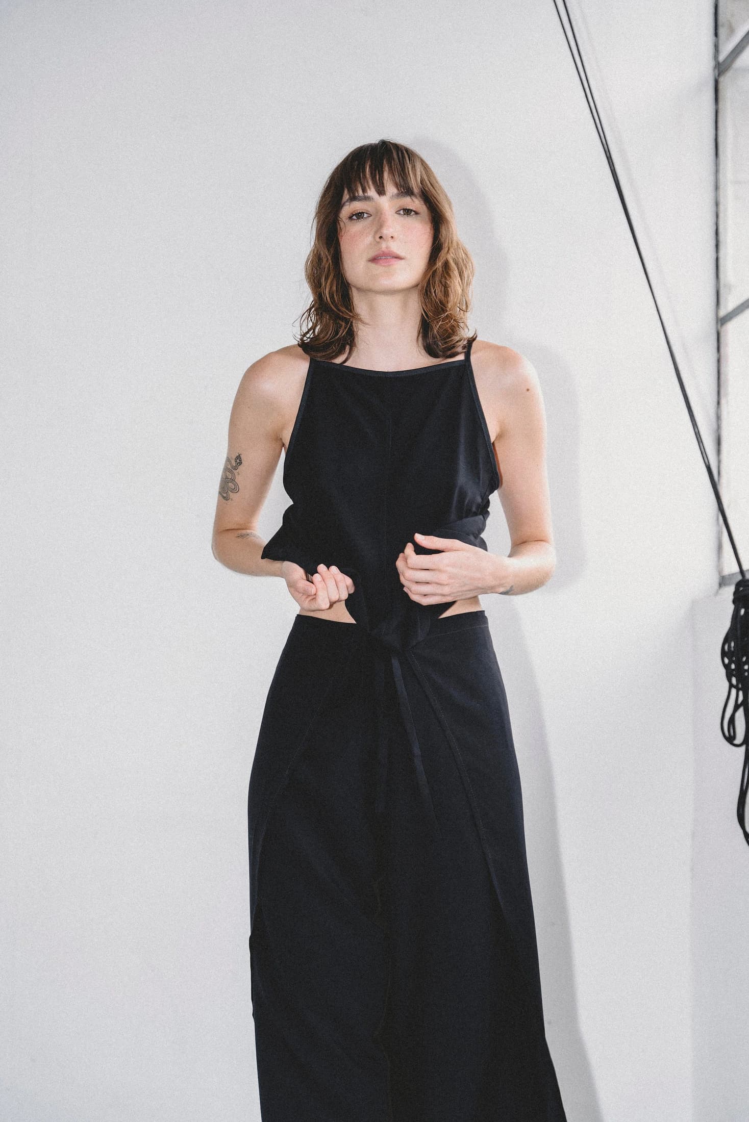Pantalón amarre TODO NEGRO - imagen 5