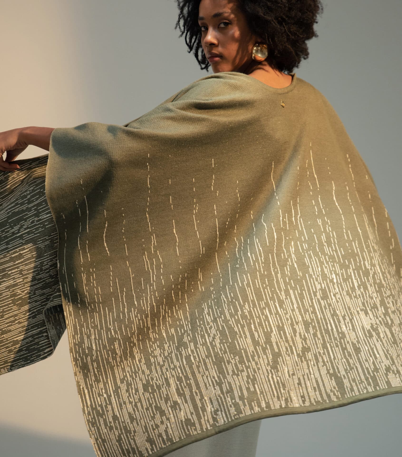 Poncho Sol Oliva - imagen 2