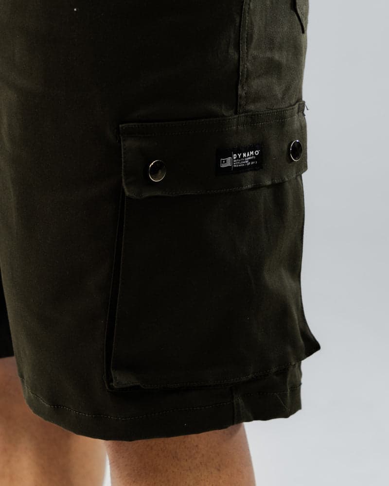 Bermuda Regular Verde Militar Street Style - imagen 3