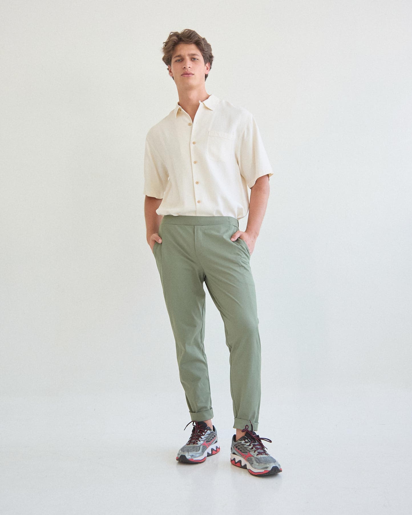 Pantalón Tech Clásico Oliva MAGO