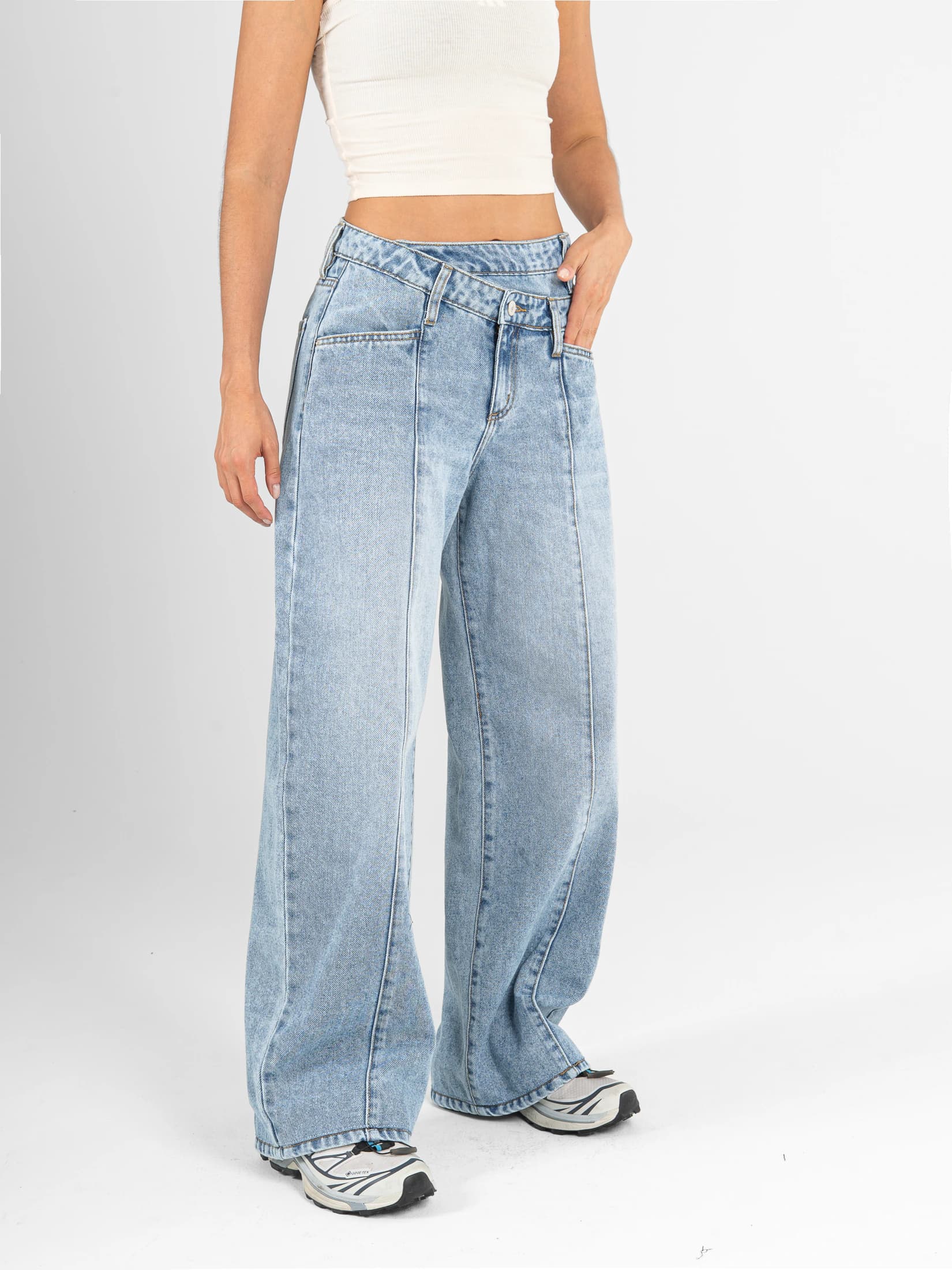 Ref: 066526 Jean wide leg, rígido, con cortes, detalle en pretina, tono azul medio - imagen 5