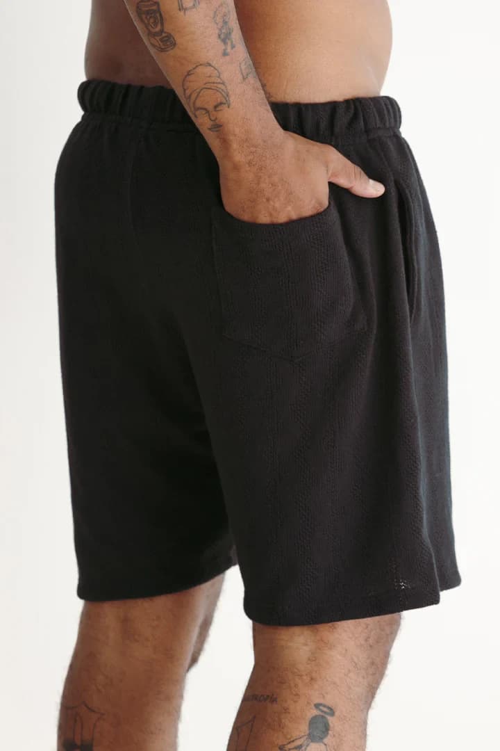 Short tejido negro - imagen 4