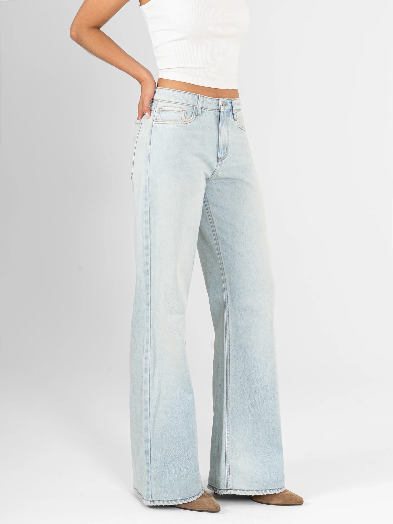 Ref: 066498 Jean mom flare, rígido, tiro alto, tono azul claro - imagen 4