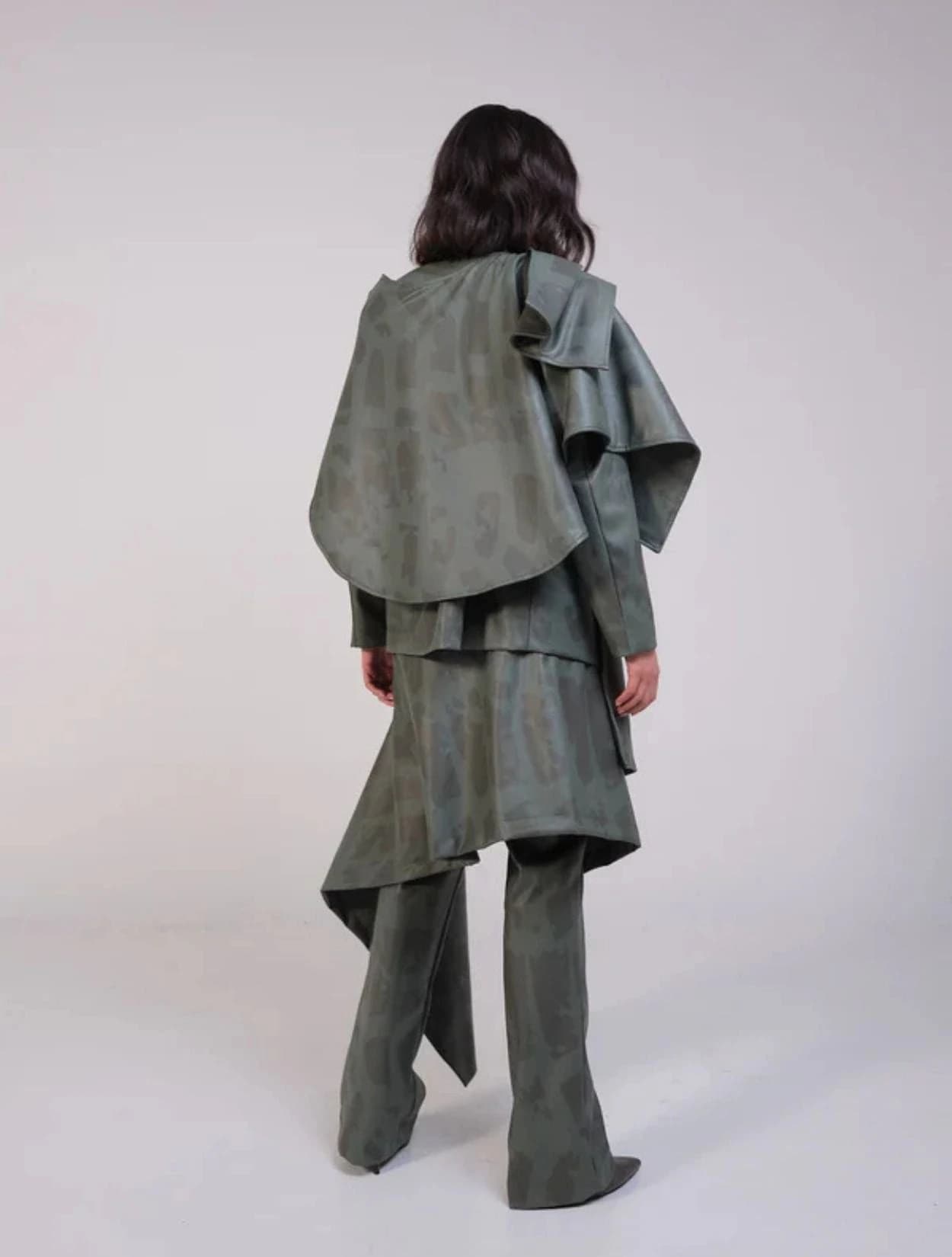 CHAQUETA FERRARA CON CAPA - imagen 3
