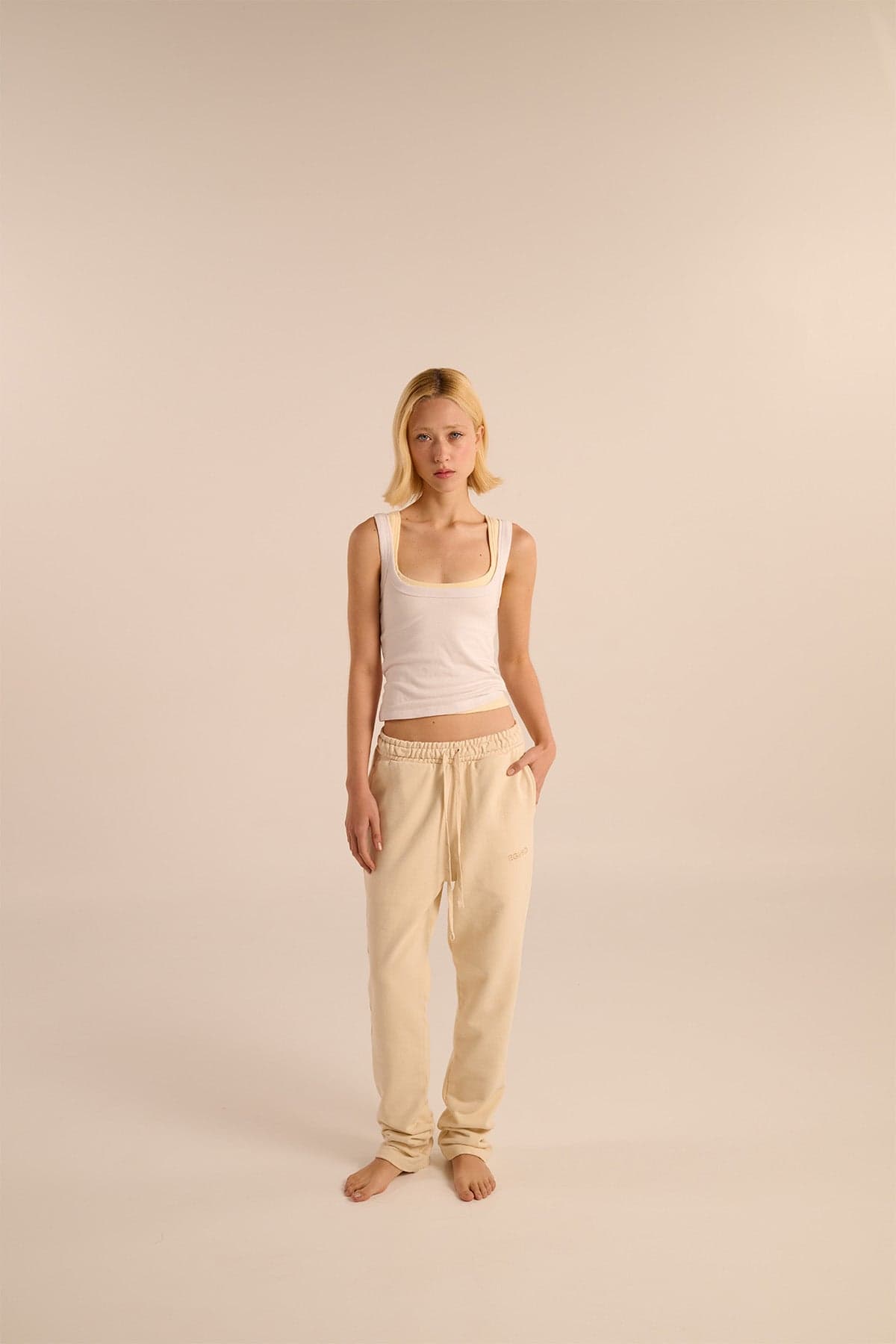 CORE JOGGERS BEIGE - imagen 8