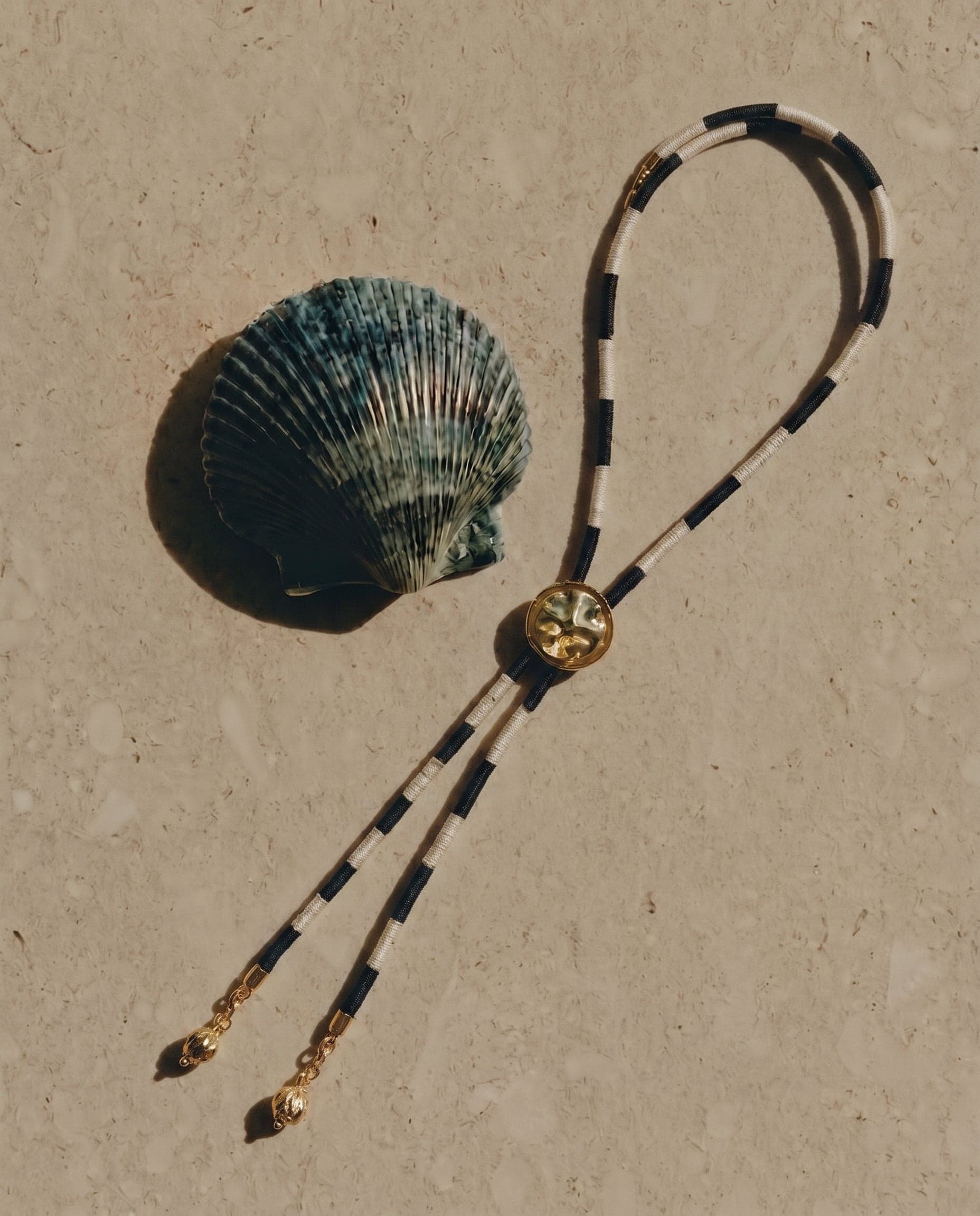 Riga Gold Necklace + Brooch - imagen 4