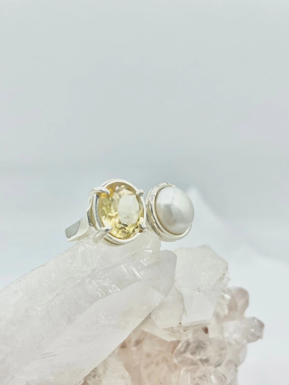 Anillo Doble Citrino y Perla Colección Armonía Dual