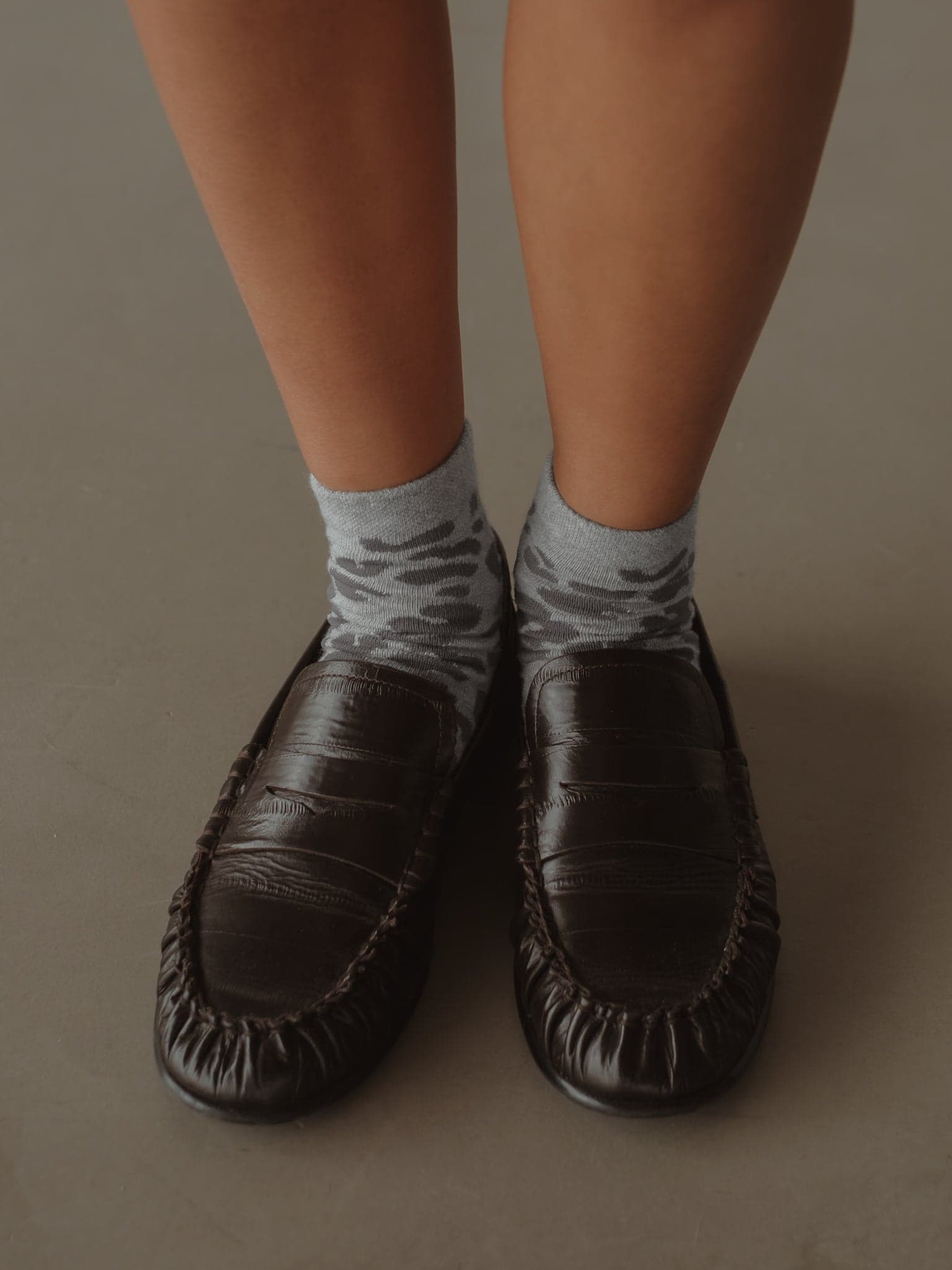 PRINT MIDI SOCKS - GRAY ON GRAY - imagen 1