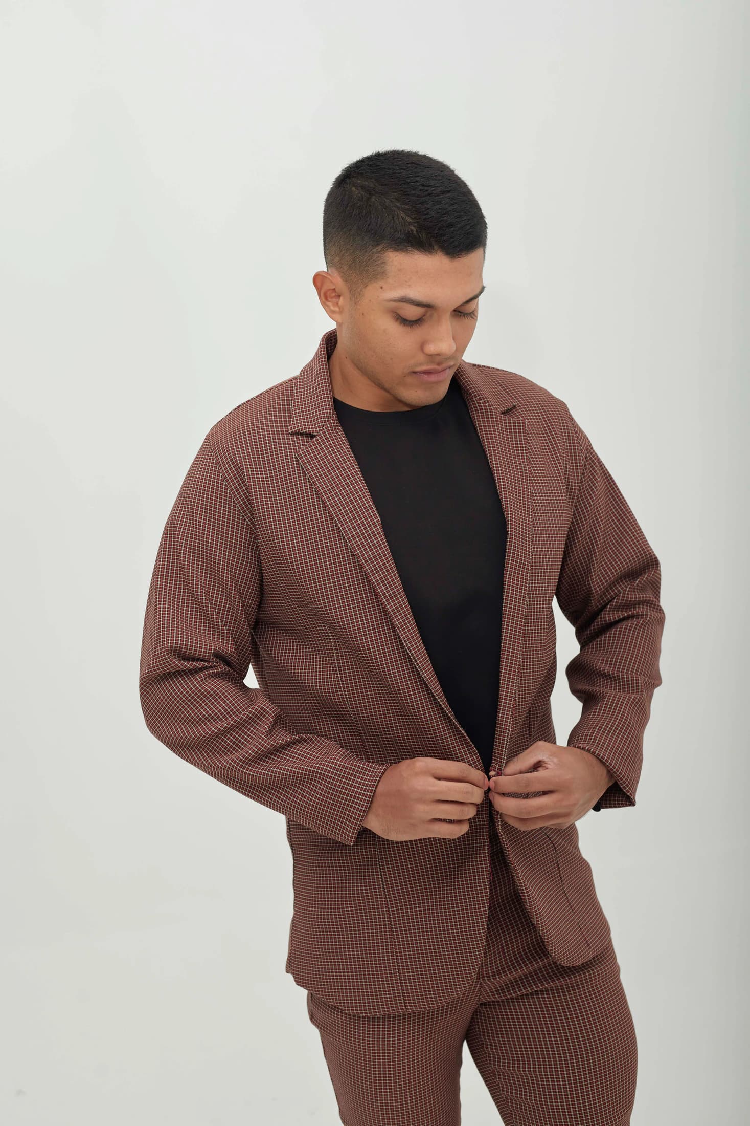 Blazer Essential Vinotinto - imagen 4