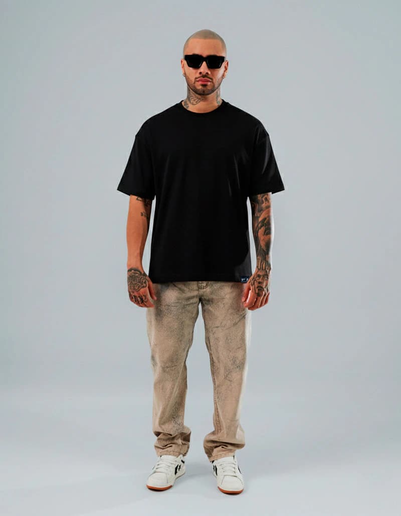 Camiseta Negra Básica Regular - 300 Grs - imagen 4
