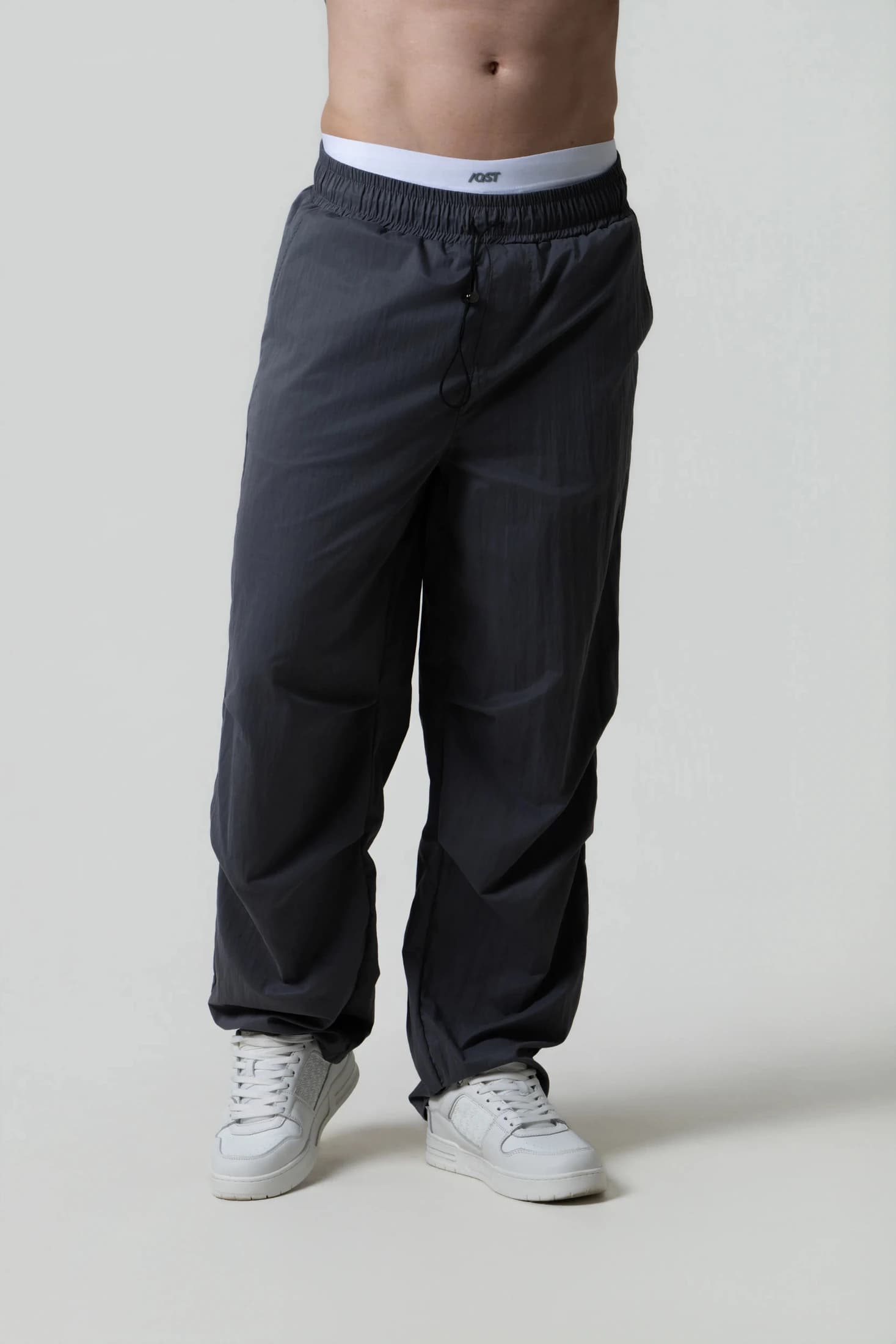PANTALON JOGG COLOR GRIS OSCURO