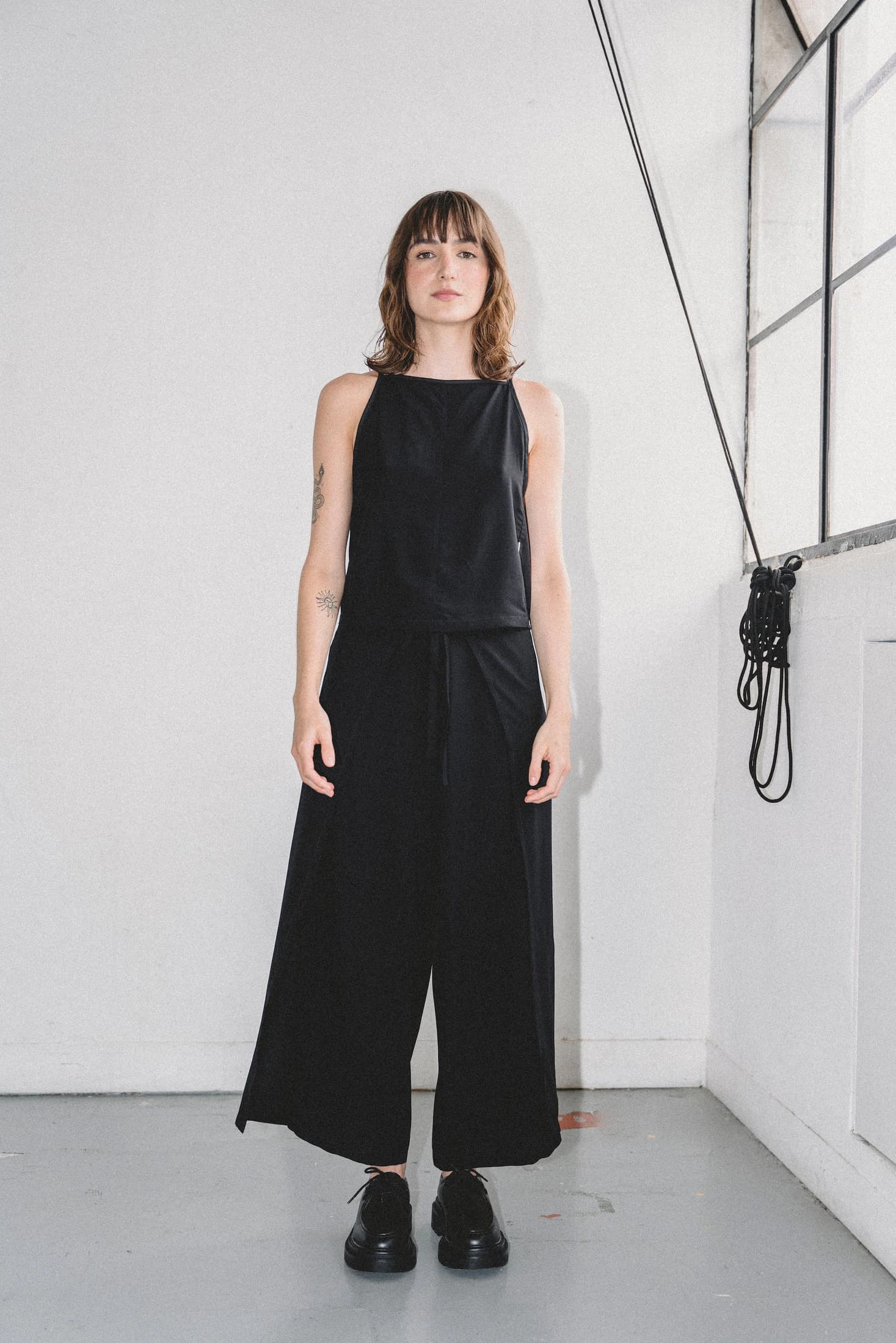 Pantalón amarre TODO NEGRO - imagen 6
