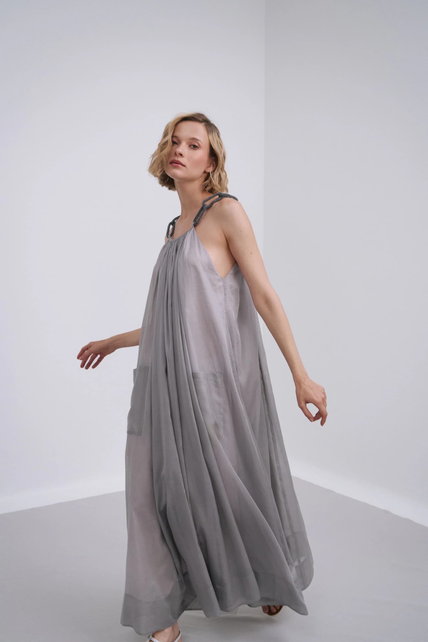 Embroidered Halter Cotton Voile Midi Dress - imagen 7