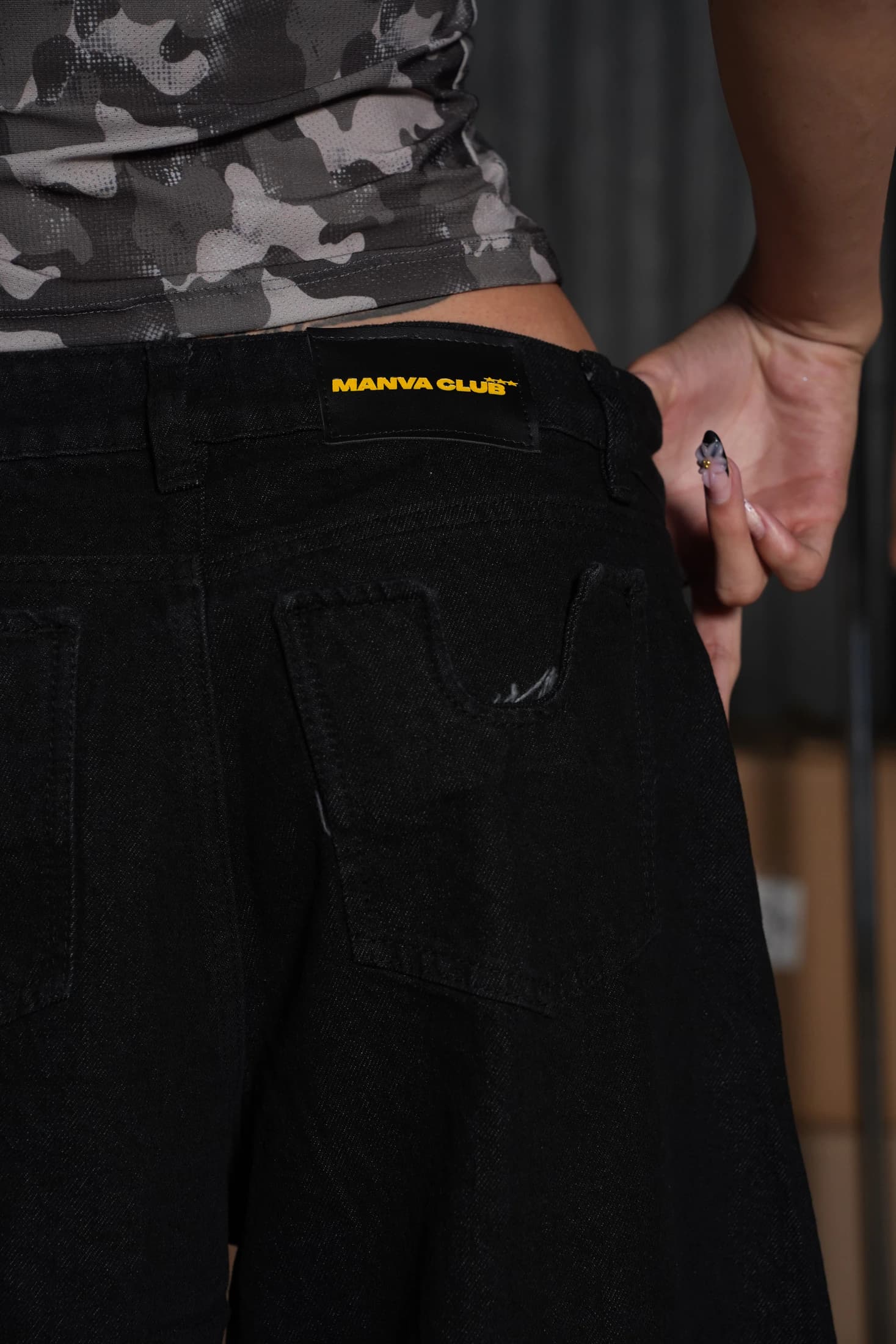 TAILORED JORTS NEGRO - imagen 4