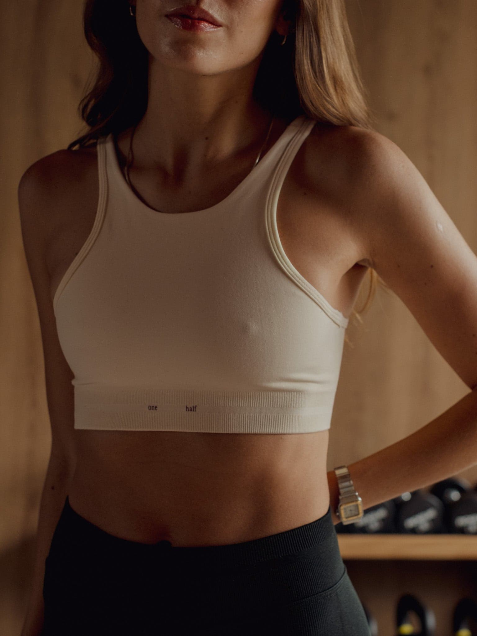 HIGH-PERFORMANCE SEAMLESS CROP TOP - VANILLA - imagen 1