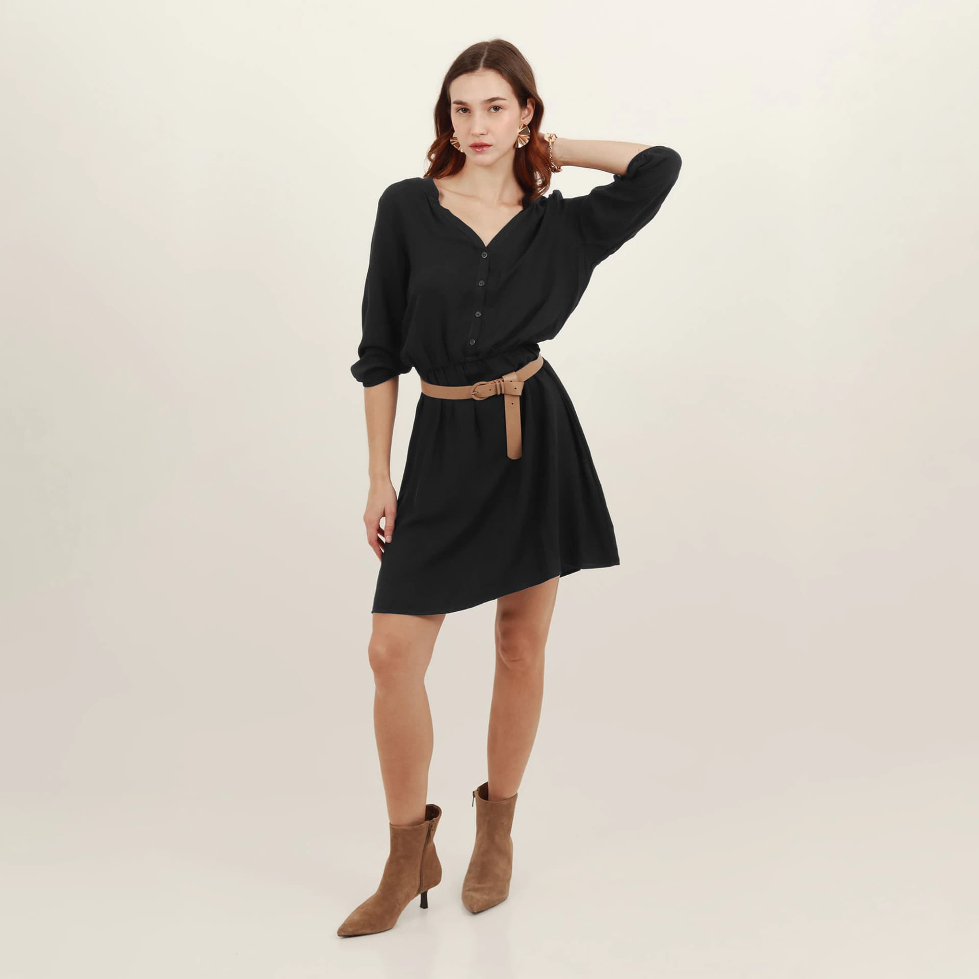 Vestido safary midi cuello nerú con ajuste en cintura - imagen 1