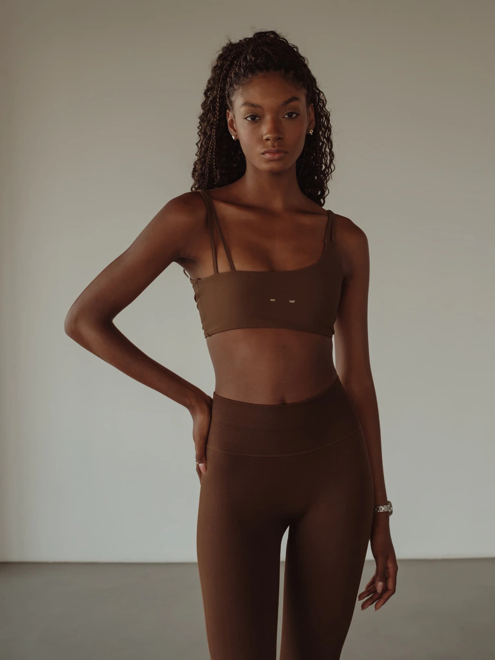 DOUBLE STRAP CROSS TOP - SEPIA - imagen 8