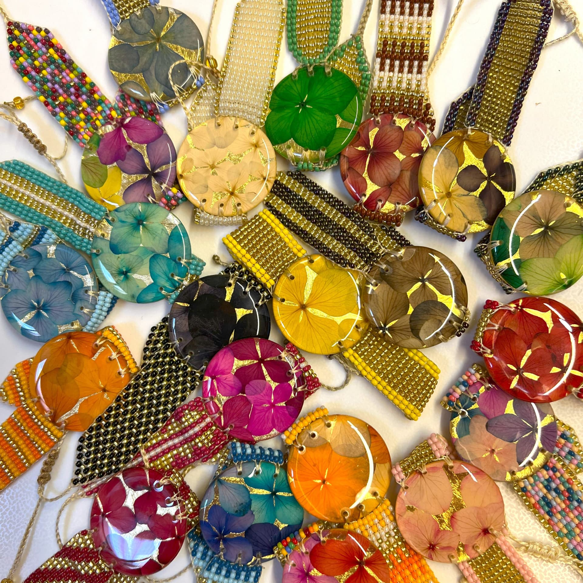 Pulsera resina tejida mostacillas grande - imagen 2