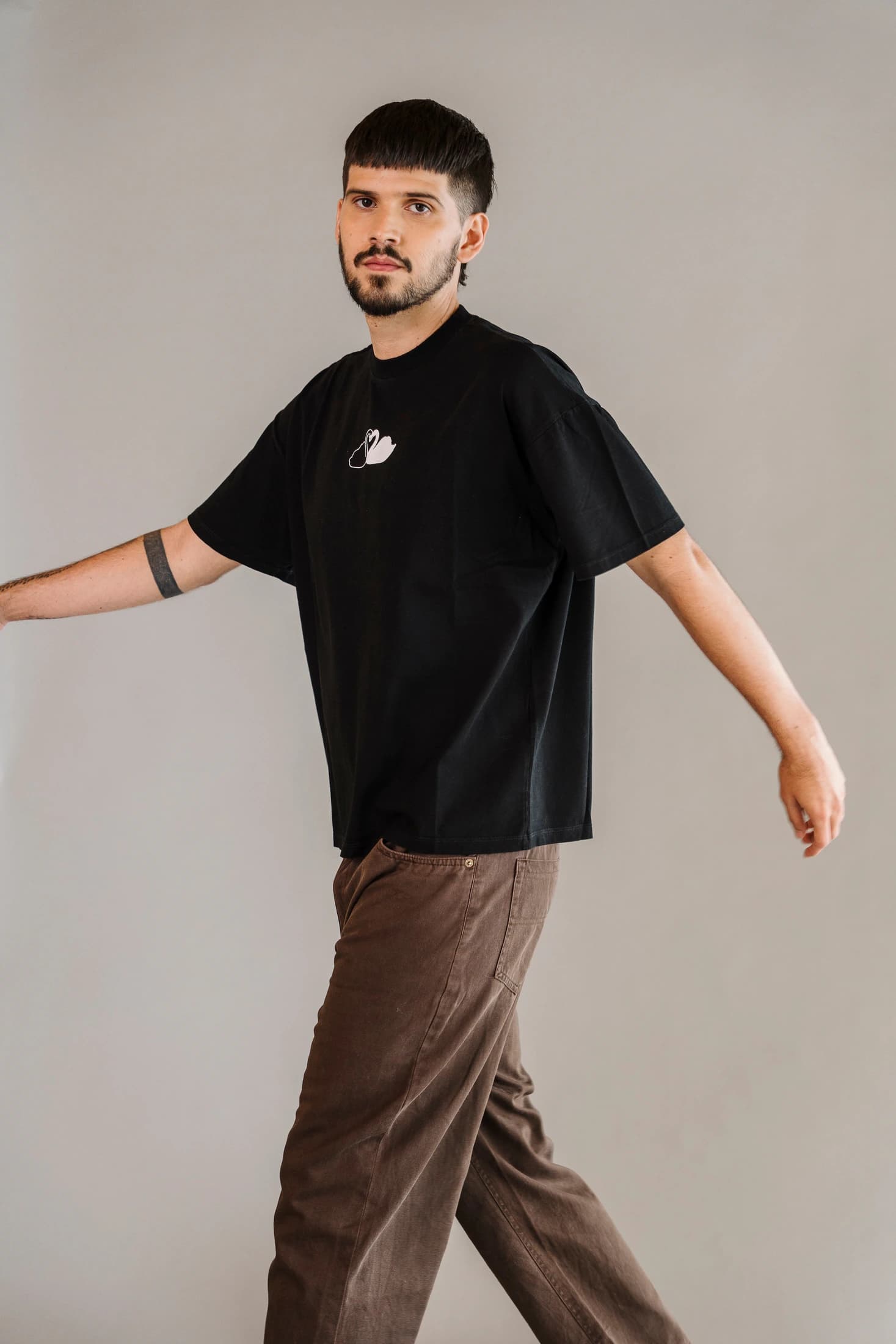 Camiseta unisex CISNES ENAMORADOS - imagen 5