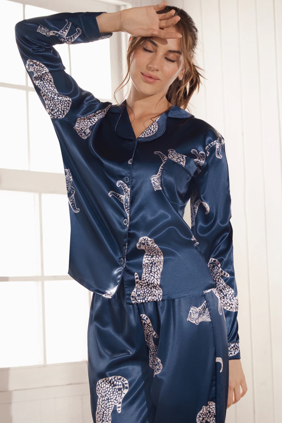 Pijama de Satín con Pantalón Largo y Camisa | Marca Aliada - imagen 3