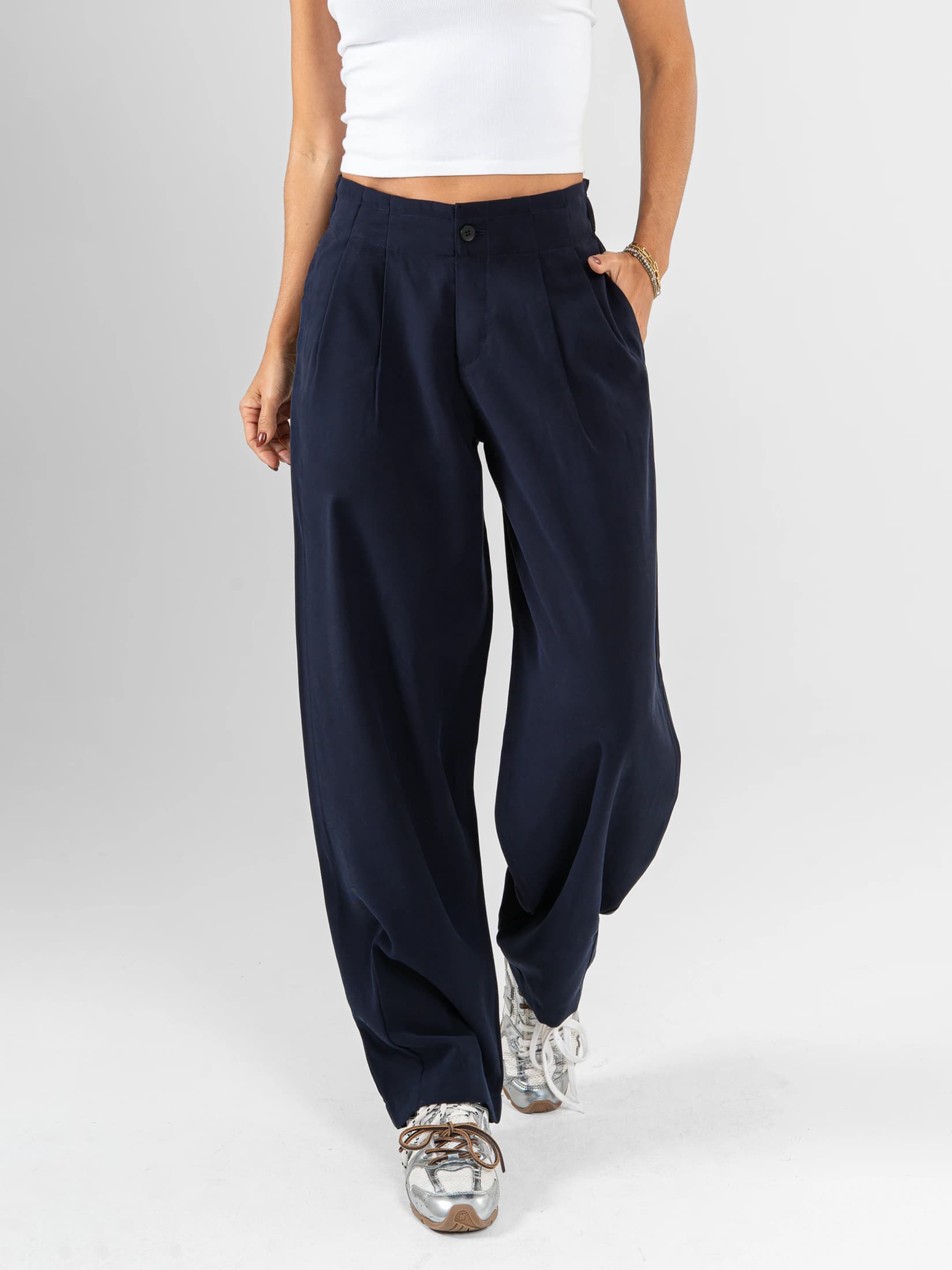 Ref: 0620496 Pantalón baggy, tejido plano liviano, tiro alto, con prenses, tono azul oscuro - imagen 1
