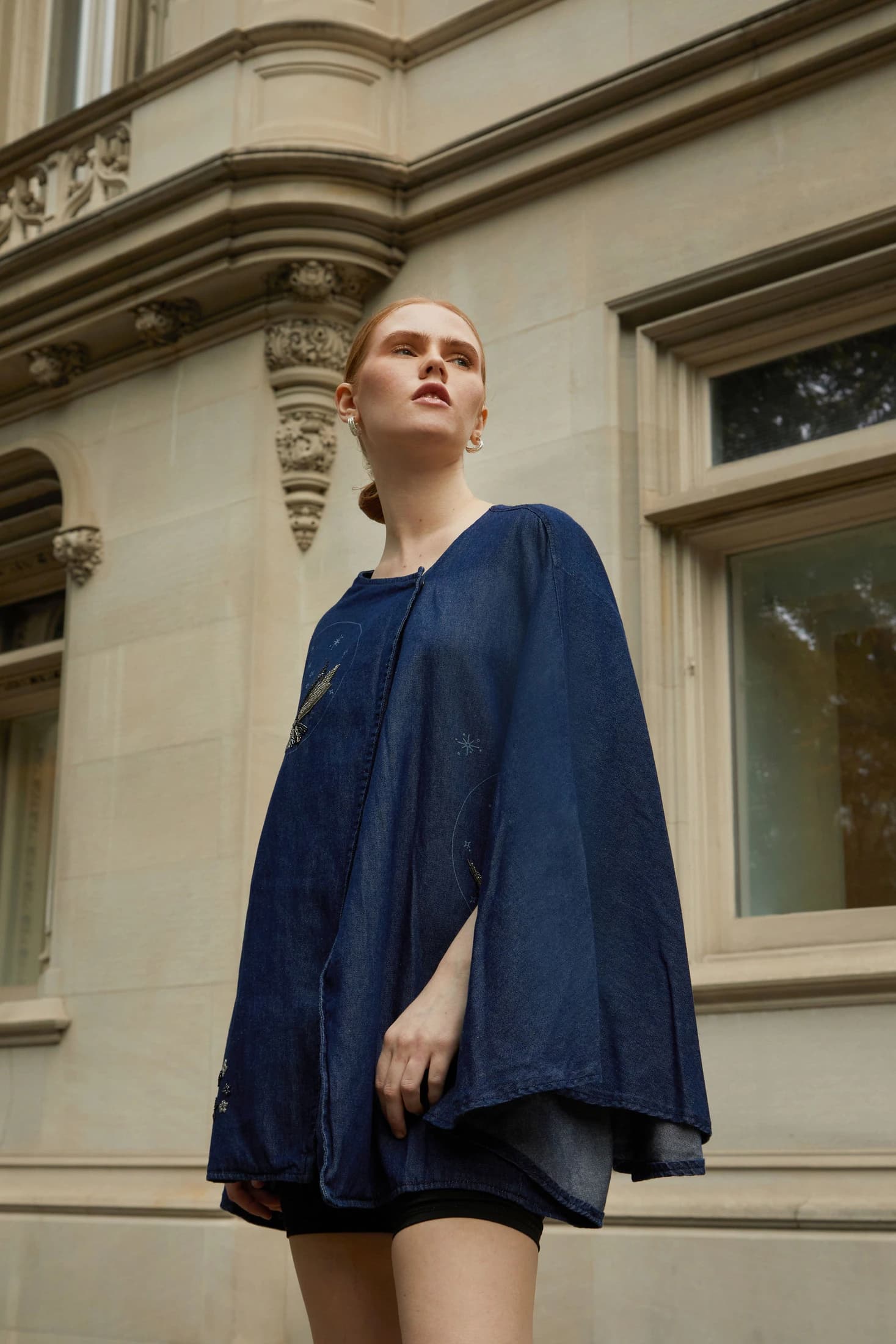 Kosmika Cape - imagen 1