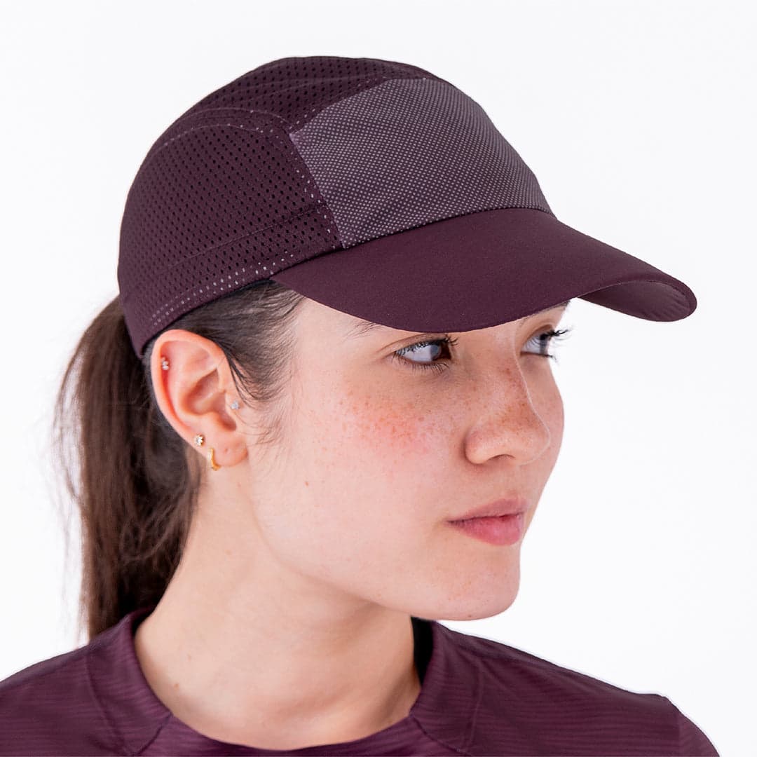 GORRA RUNNING KOOLER CIRUELA UNISEX - imagen 4