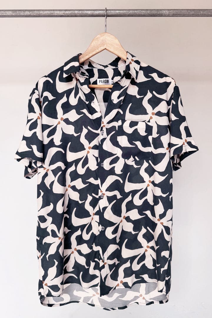 Camisa azul flores - imagen 1