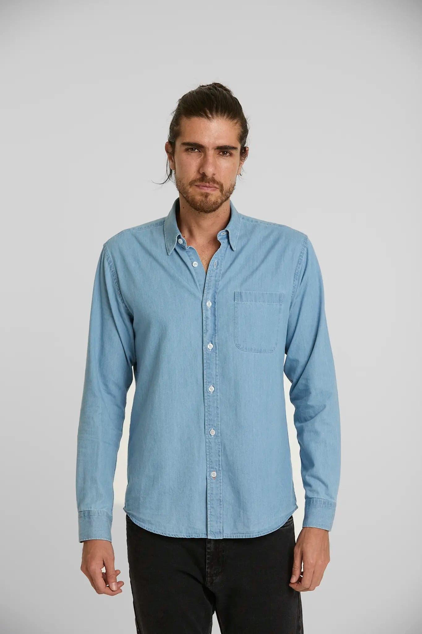 Camisa Jean Button Down Azul Claro