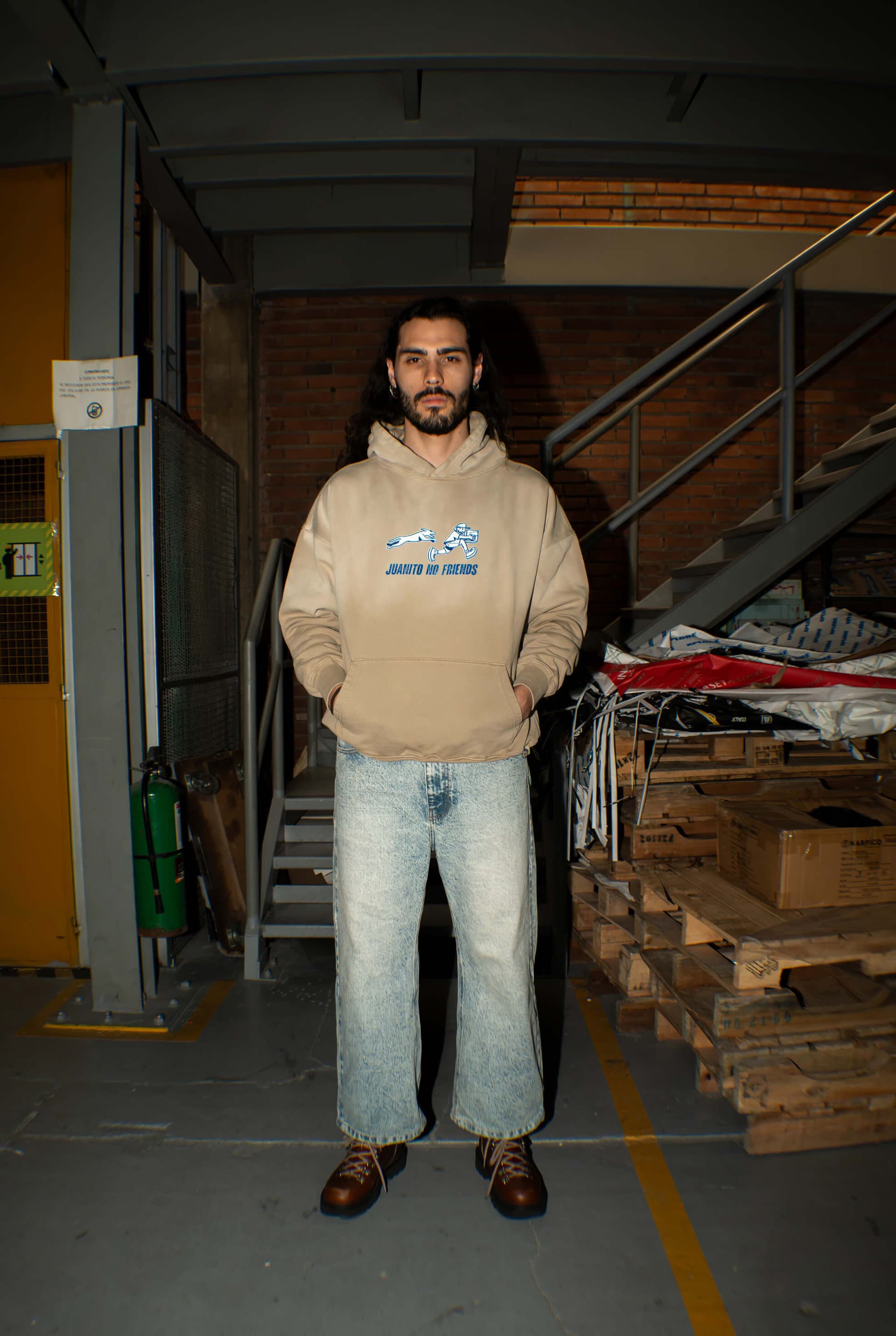 HOODIE MENSAJEROS CAMEL - imagen 3