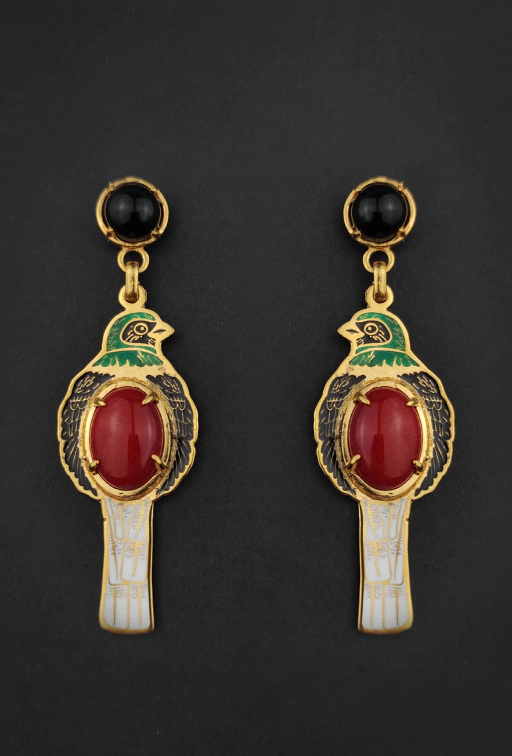 ARETES TROGON DE PECHO ROJO