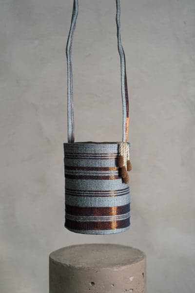 BUCKET BAG EN COBRE - AZUL MARINO - imagen 1