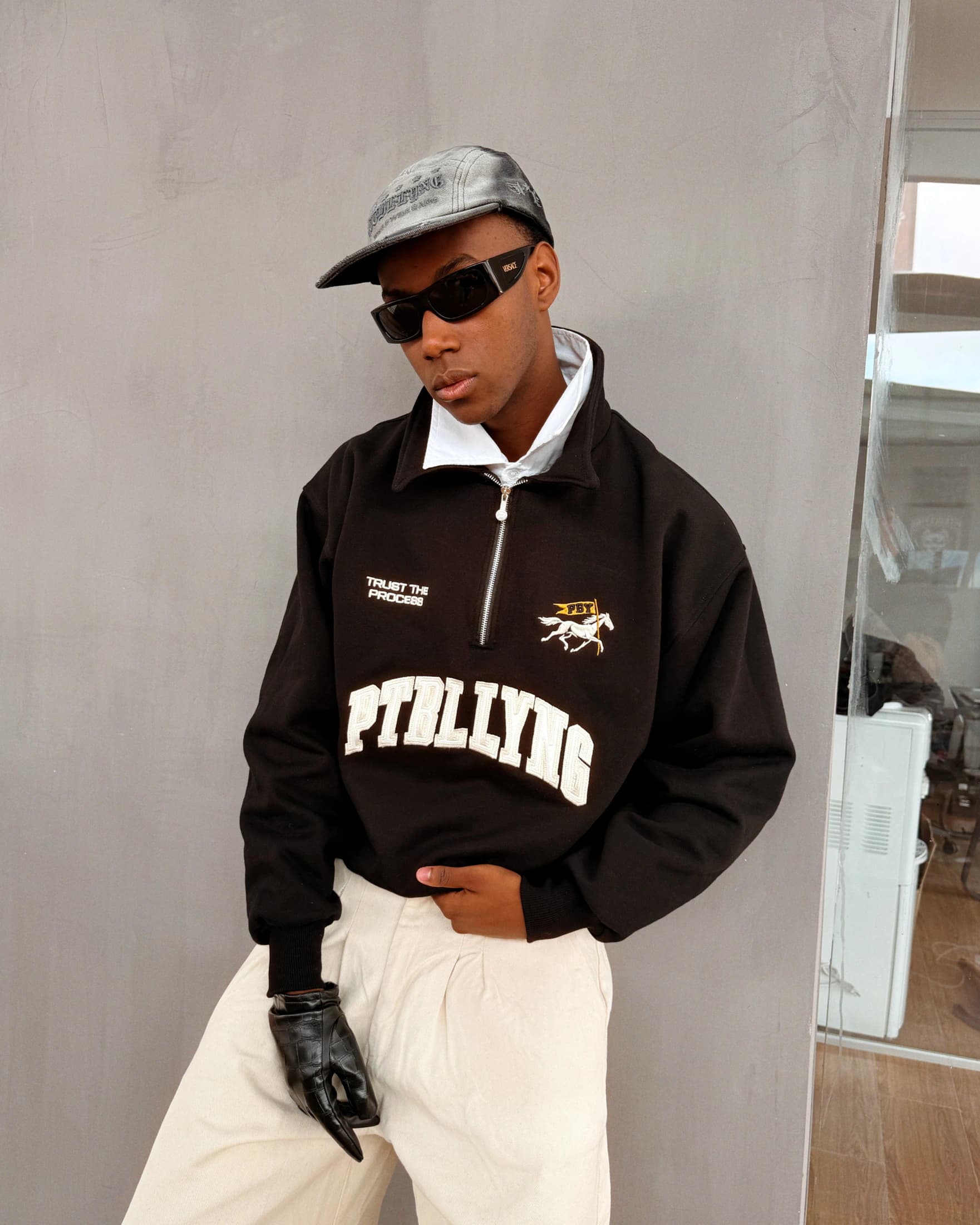 PULLOVER SIN MIRAR A LOS LADOS NEGRO - imagen 8