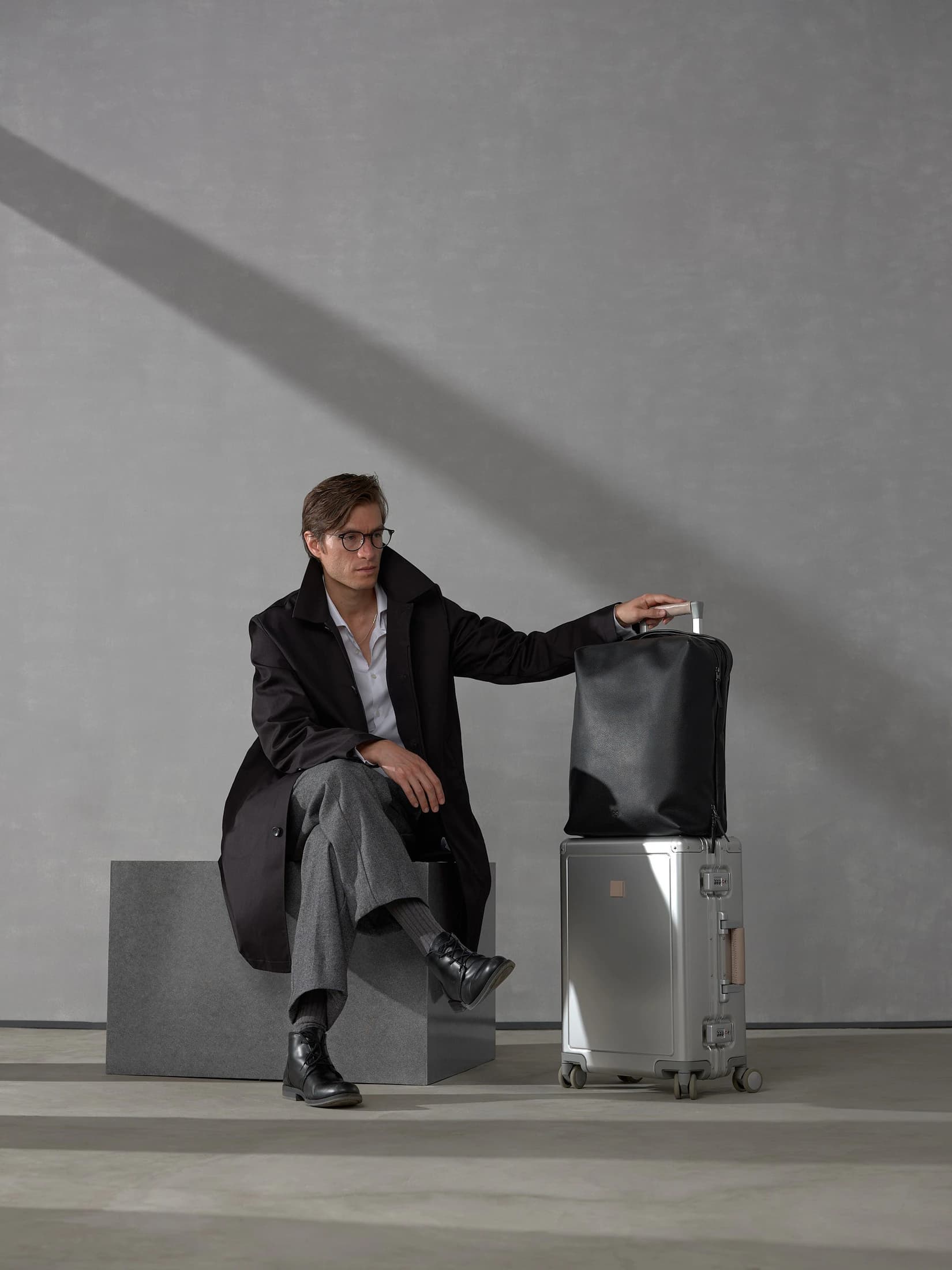 Basalt Carry-On System · Black