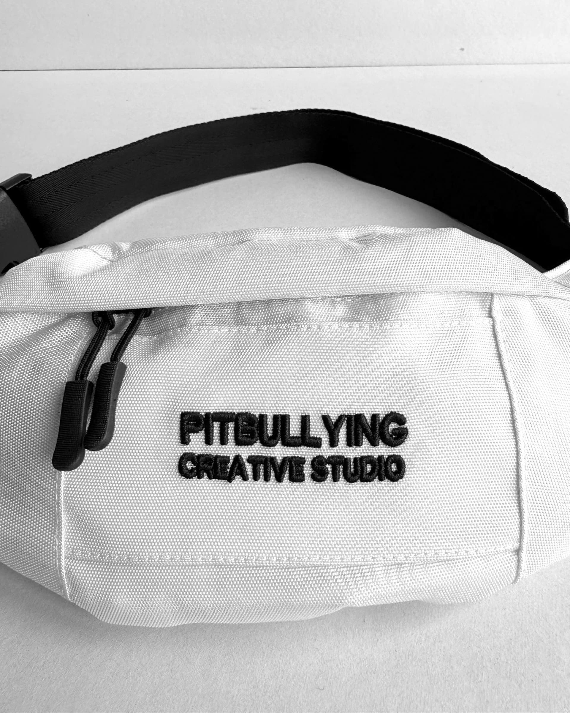Riñonera Blanca Pitbullying Creative Studio - imagen 2