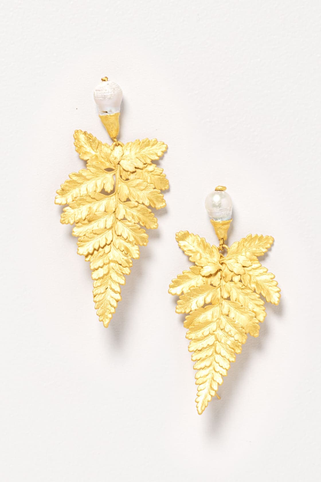 LACE FERN STUDS AND PEARLS - imagen 3
