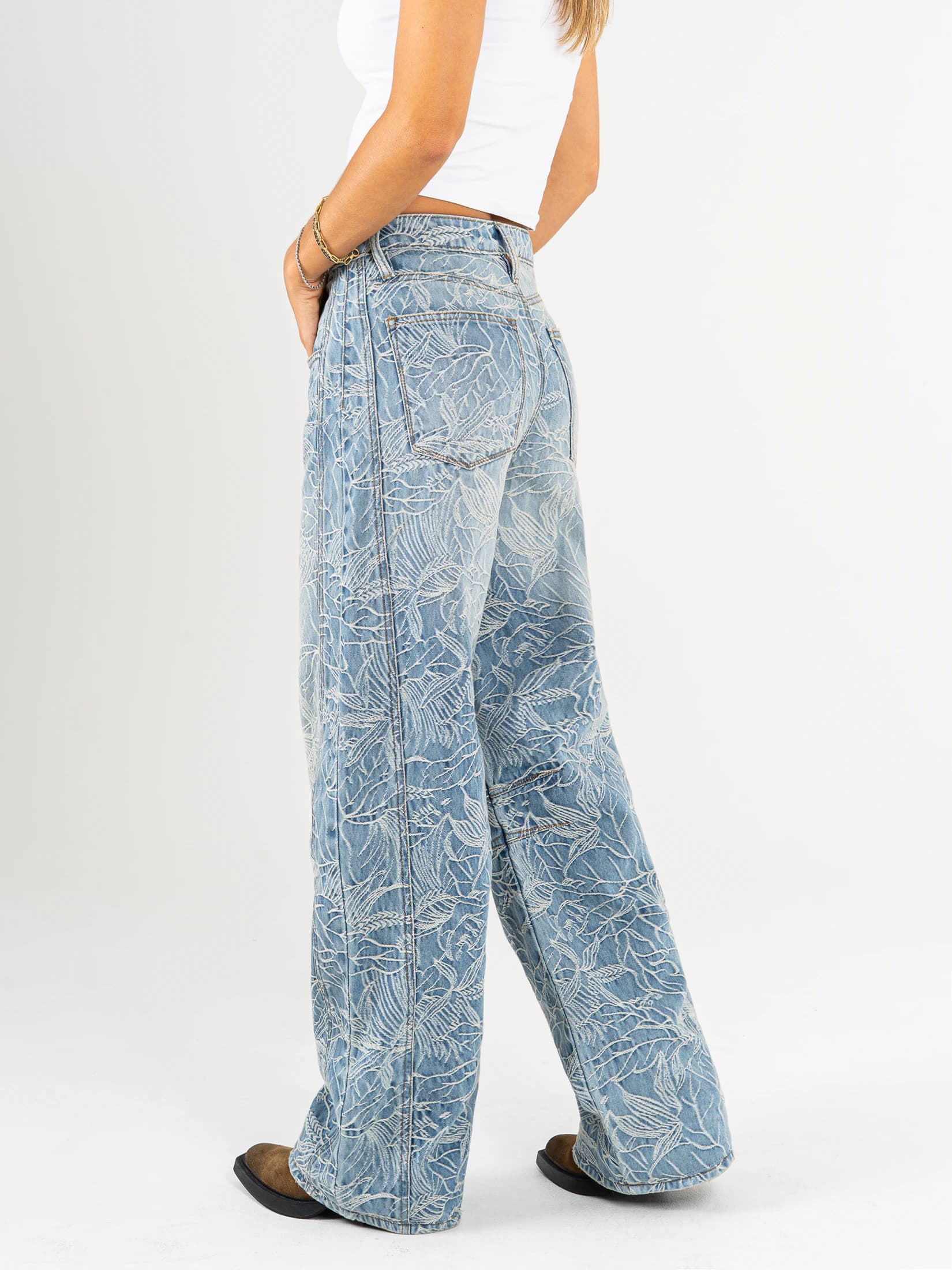 Ref: 066598 Jean wide leg, tiro alto, detalle de tela bordada, rígido, tono azul medio - imagen 3