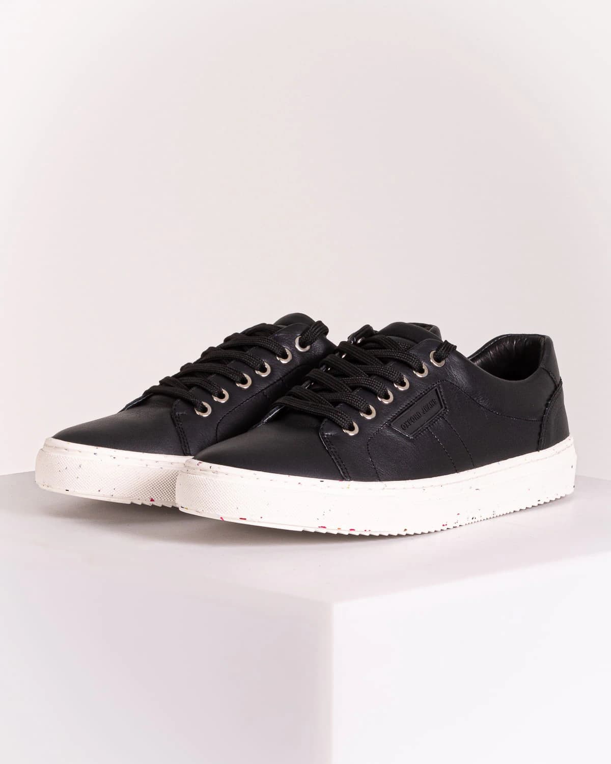 Calzado negro para hombre