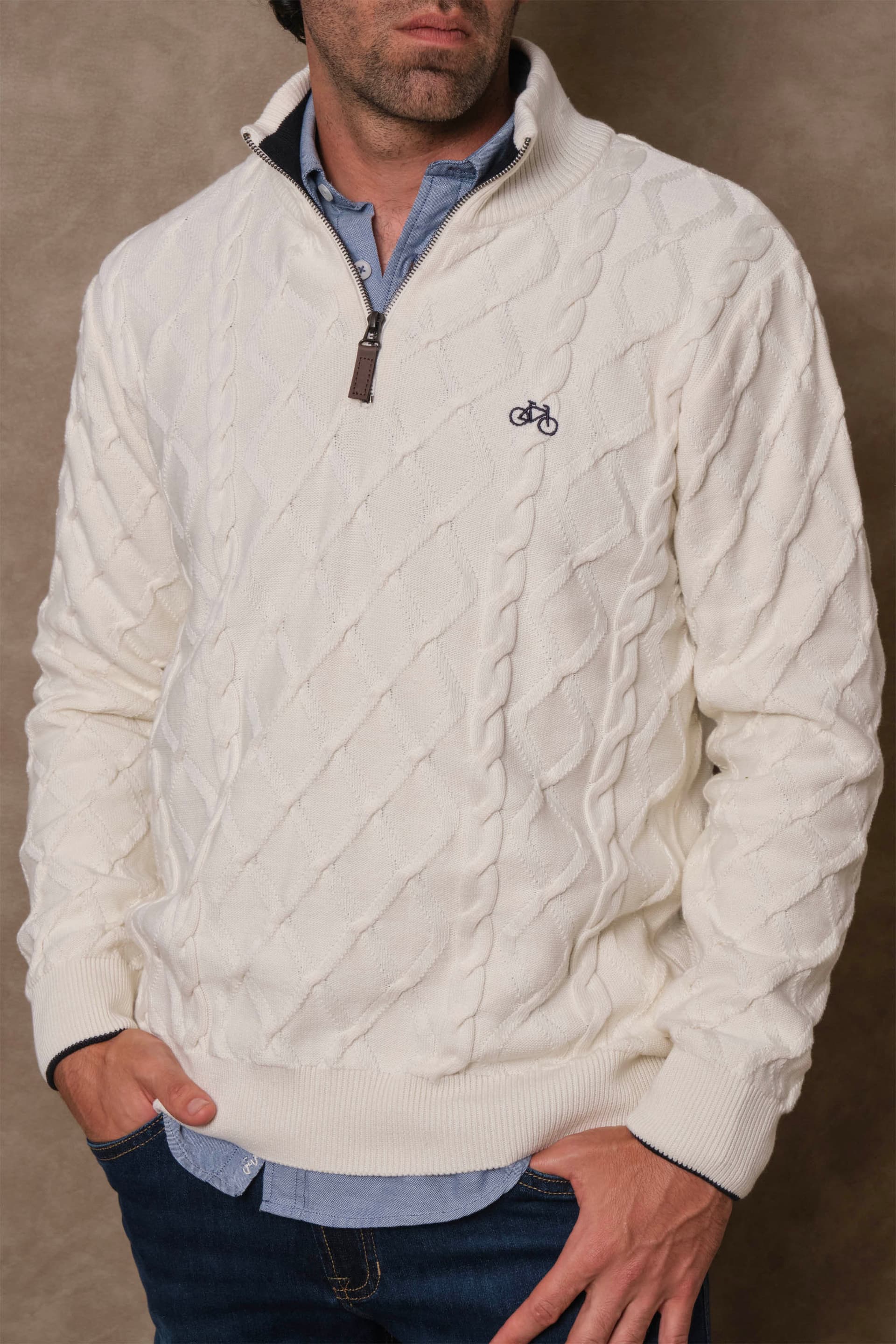 SACO HALF ZIP TRENZADO OFF WHITE - imagen 2
