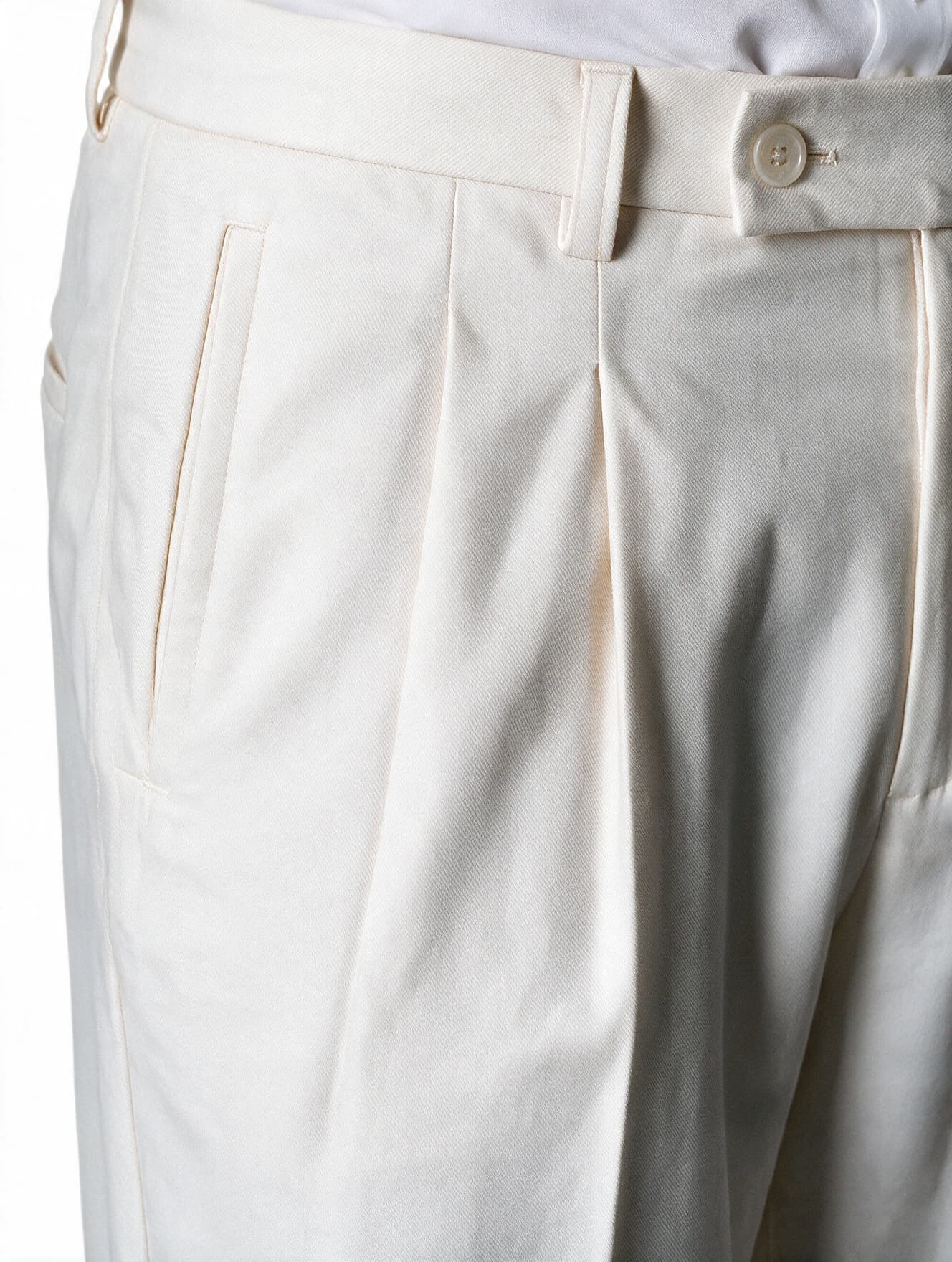Pantalón beige con pretina cruzada - imagen 4