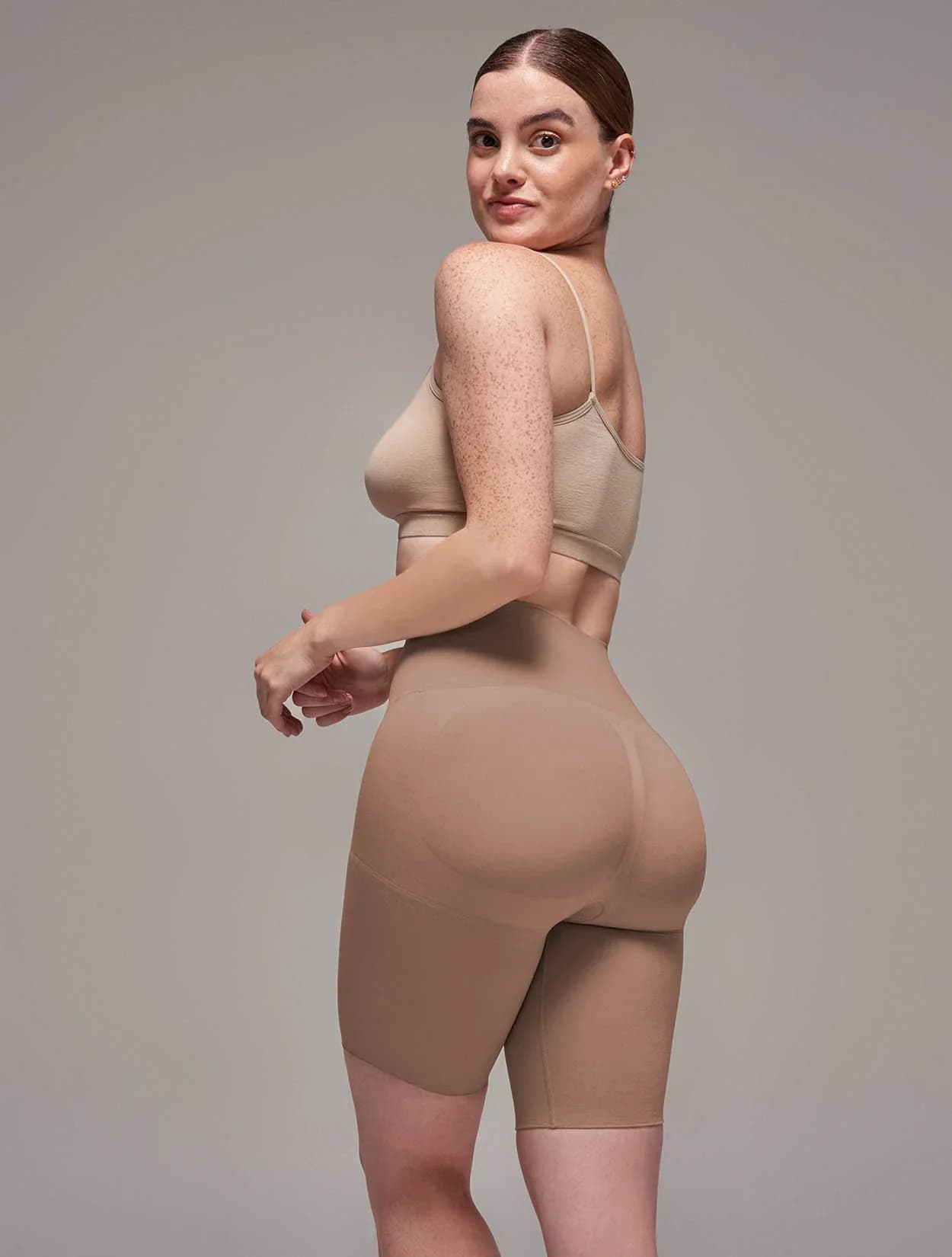 SHORT MOLDEADOR INVISIBLE CON CONTROL ABDOMEN Y PIERNAS - imagen 6