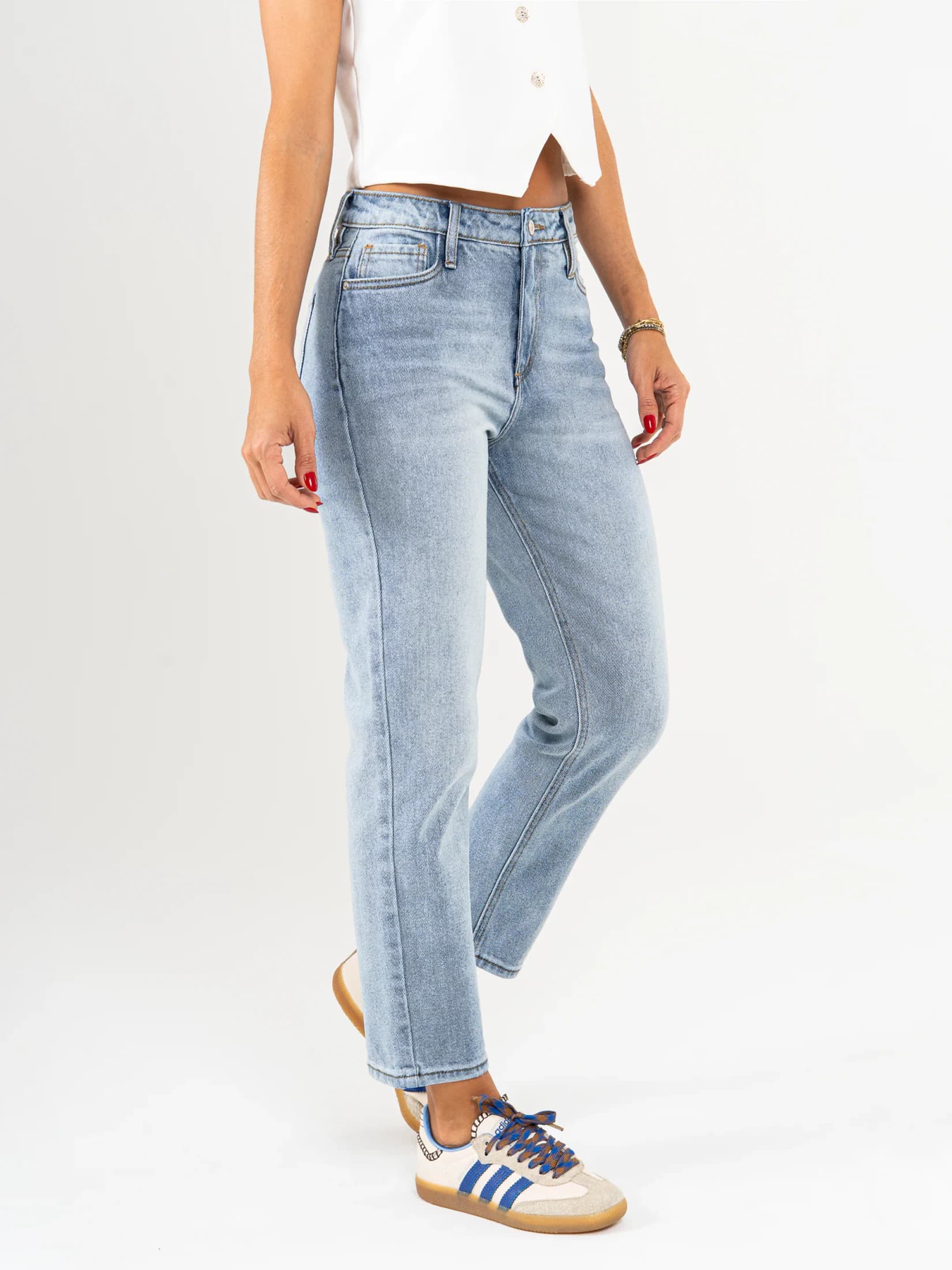 Ref: 065578 Jean Mom fit, slim cropped, stretch, tiro alto, tono azul medio claro - imagen 4