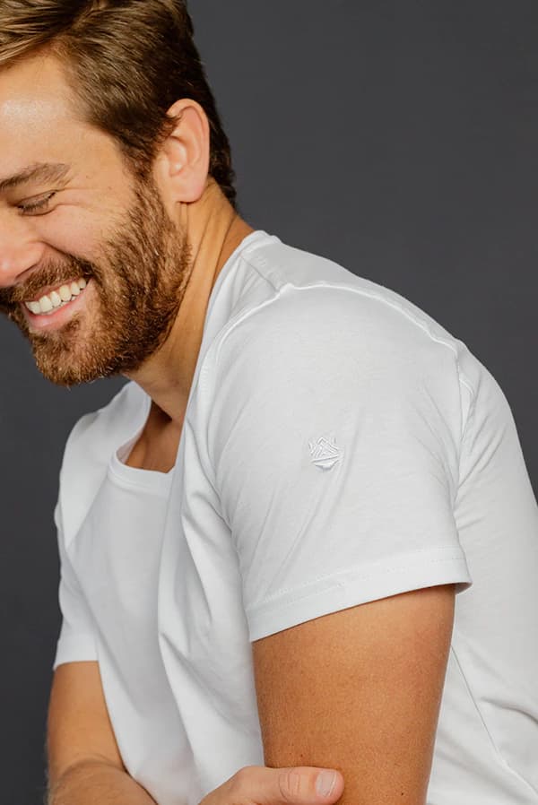 Camiseta Cuello V - imagen 13