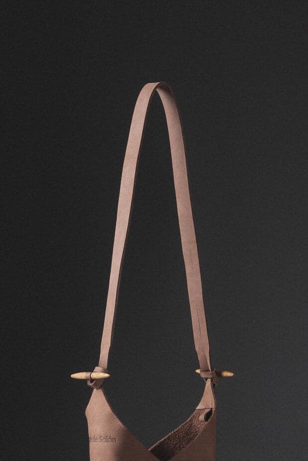 Cargadera de cuero corta