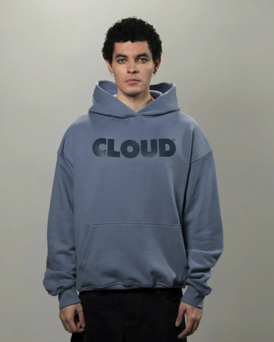 HOODIE BLOCK AZUL SOBRE AZUL BOXY FIT - imagen 4