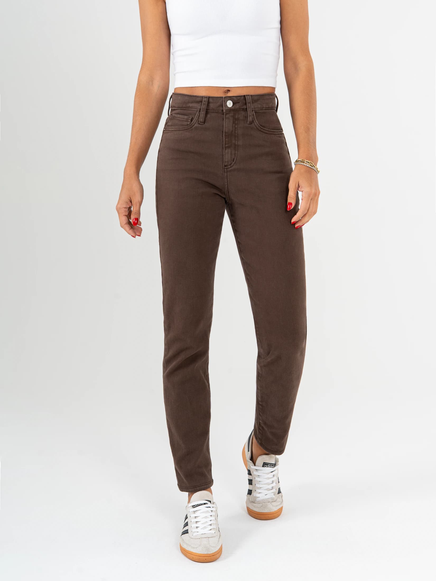 Ref: 069850 Pantalón mom fit stretch, tiro alto, tono café. - imagen 1