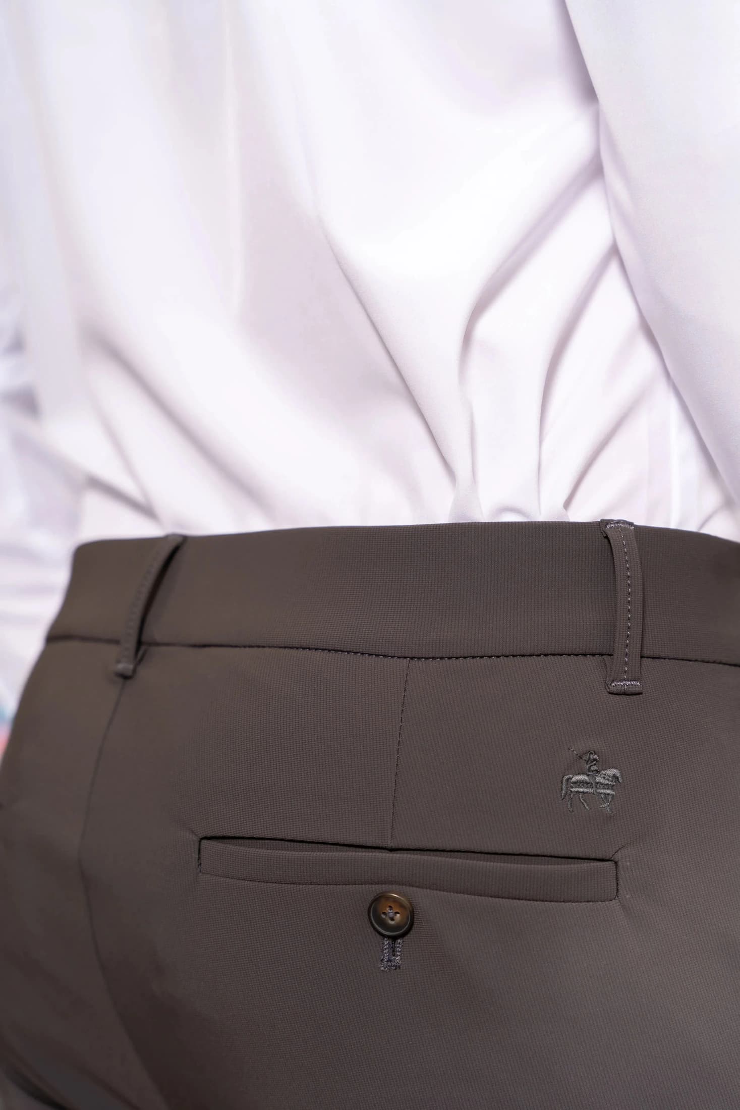 Pantalón Clean Fit Hombre Gris Oscuro - imagen 2