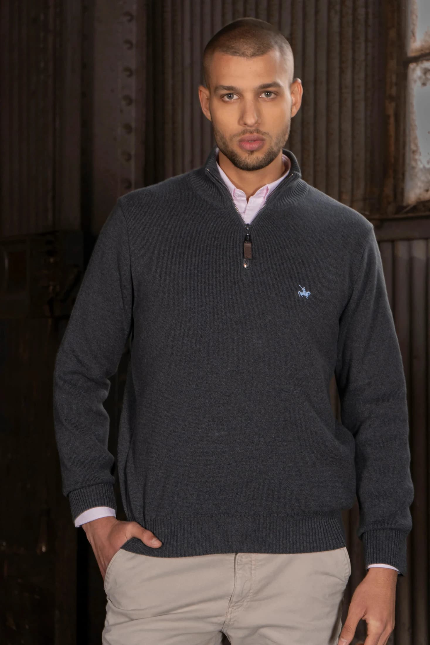 Suéter Halfzip Minimal Hombre Gris Oscuro - imagen 2