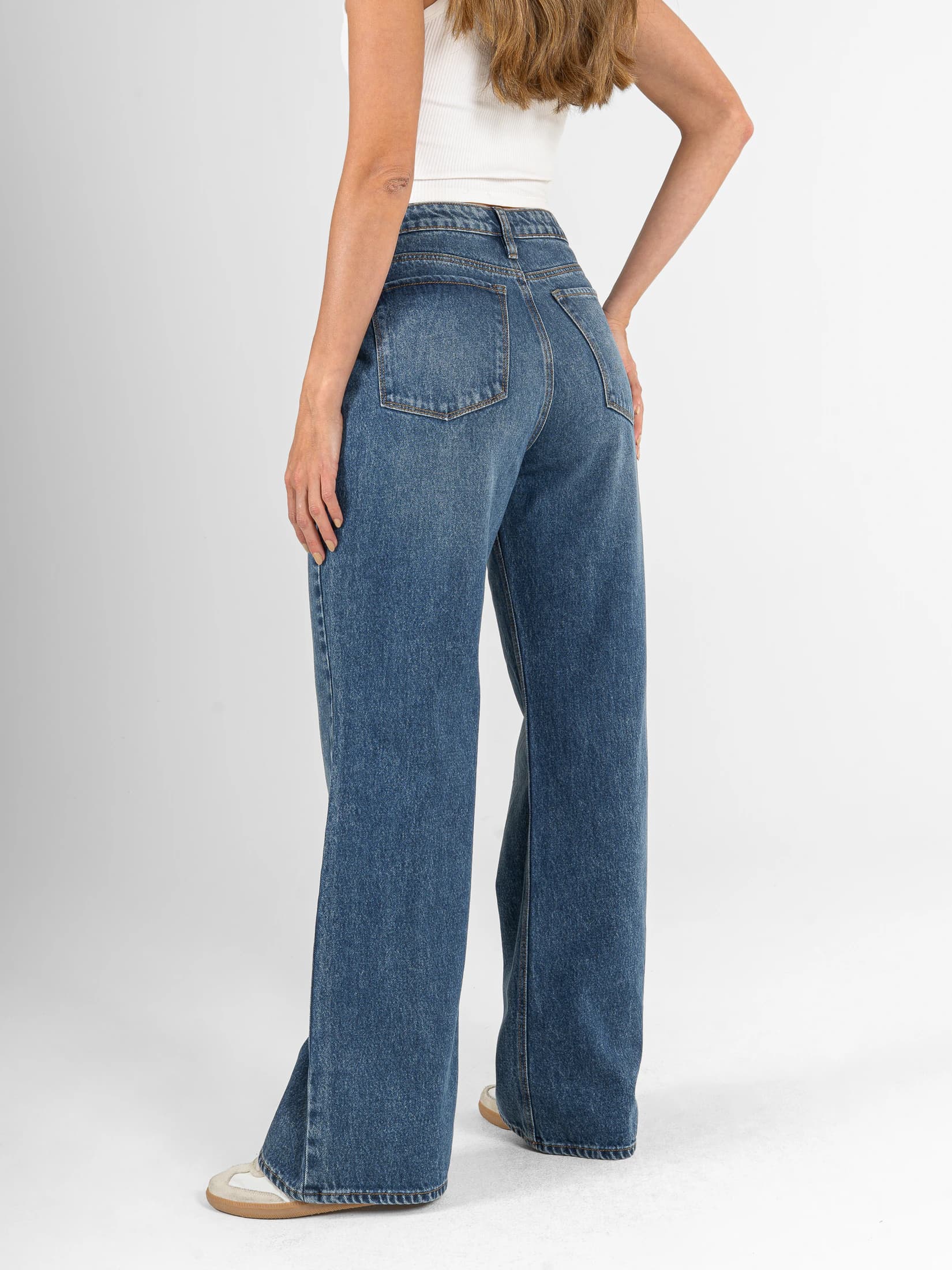 Ref: 066611 Jean mom flare, rígido, tiro alto, diseño cinco bolsillo, tono azul oscuro - imagen 2